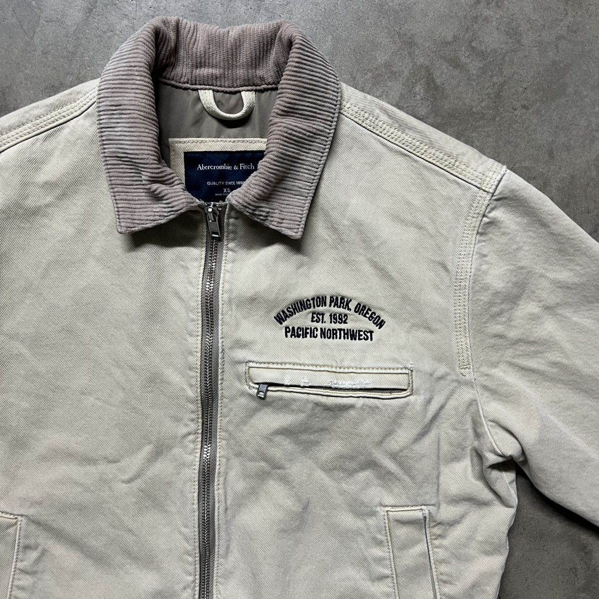 Abercrombie & Fitch × Carhartt × Dickies Abercrombie & Fitch Distressed Cropped Detroit Work Jacket Size US XS / EU 42 / 0 - 1 Thumbnail