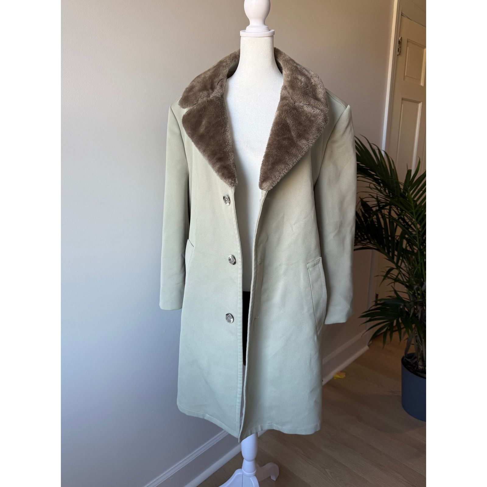 Vintage Vintage Sage Green Fur Collar Coat size 42 Size M / US 6-8 / IT 42-44 - 1 Thumbnail