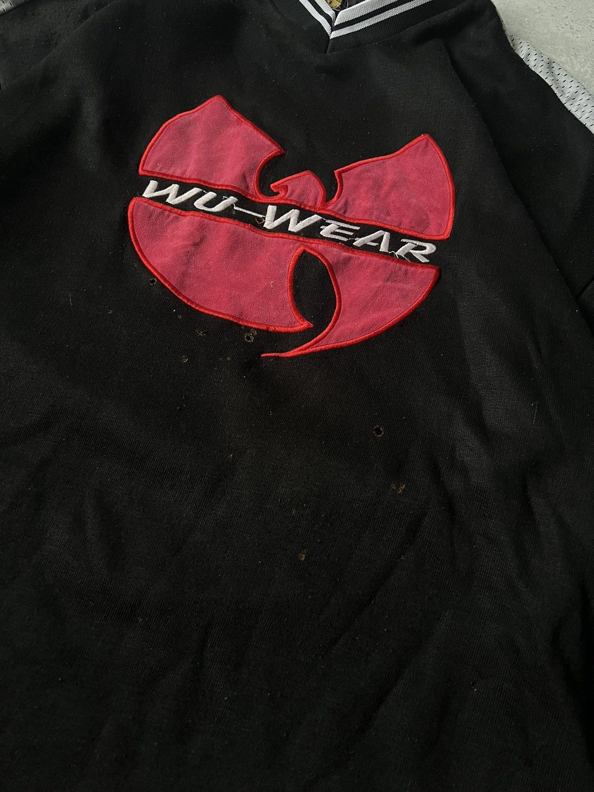 Rap Tees × Vintage × Wu-Tang Clan Vintage 1996 Wu Tang Clan Crewneck Sweatshirt Size US L / EU 52-54 / 3 - 4 Thumbnail
