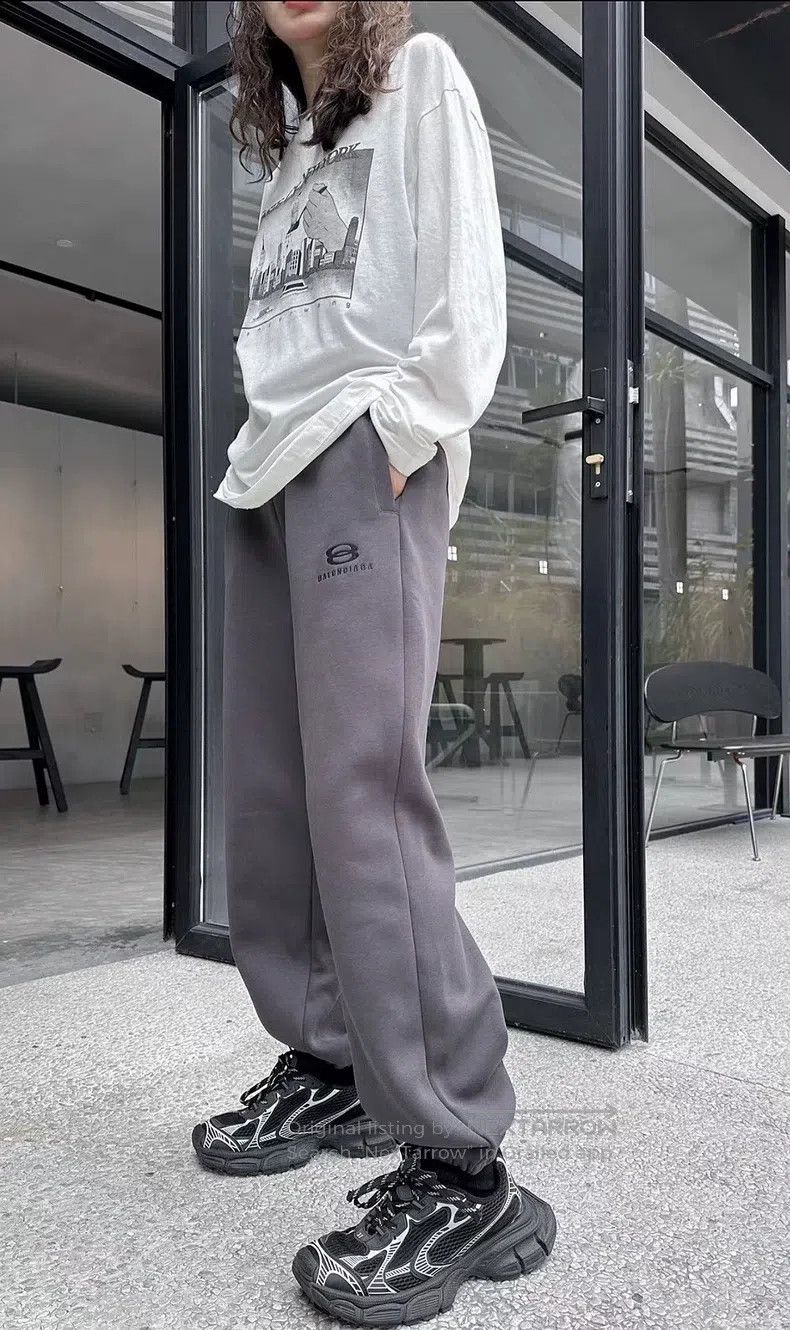 Balenciaga Balenciaga size S Alphabet Logo Elastic Waist Tapered Leg Size US 27 - 8 Thumbnail