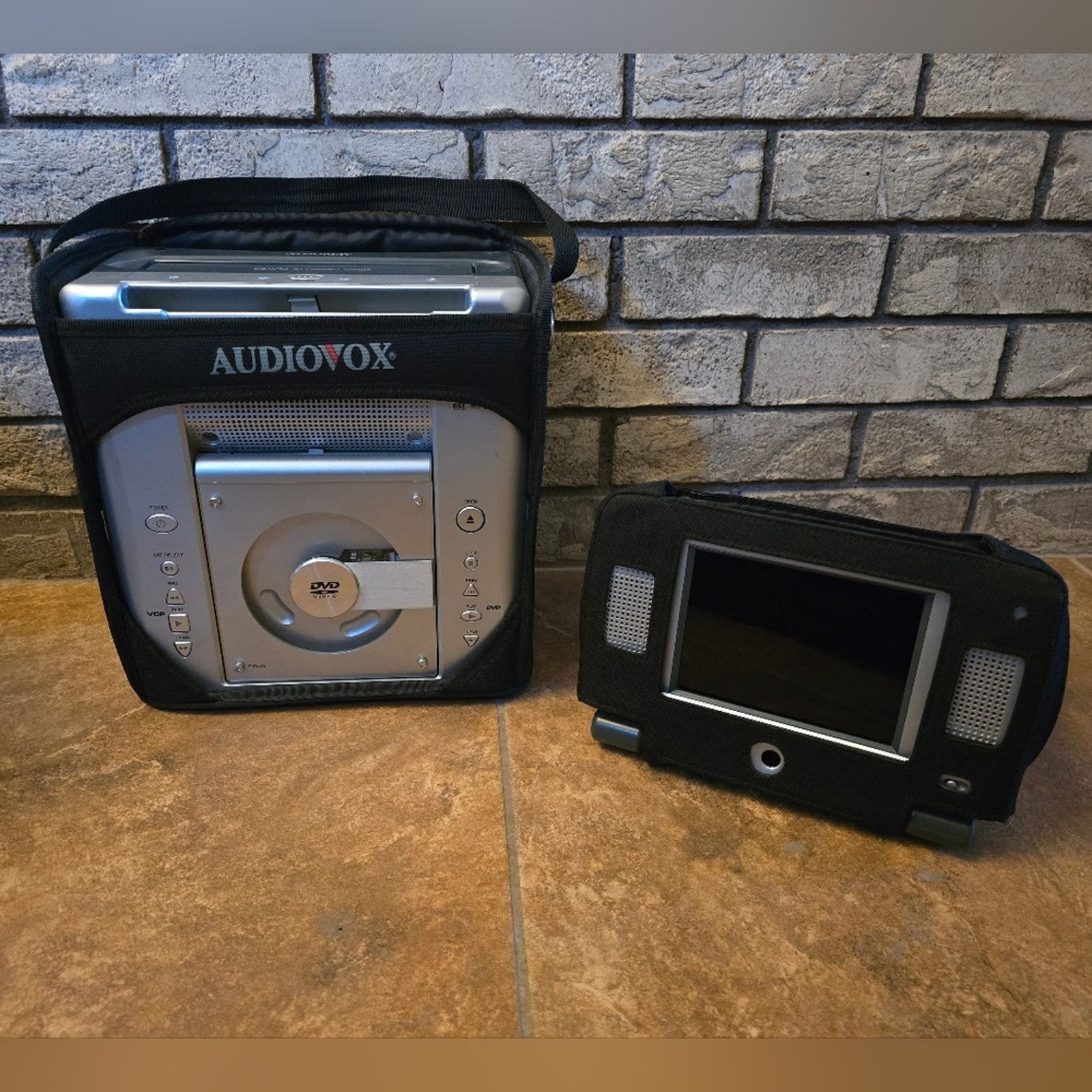Other Silver | AUDIOVOX | Video In A Bag System 11 Bundle Size ONE SIZE - 5 Thumbnail