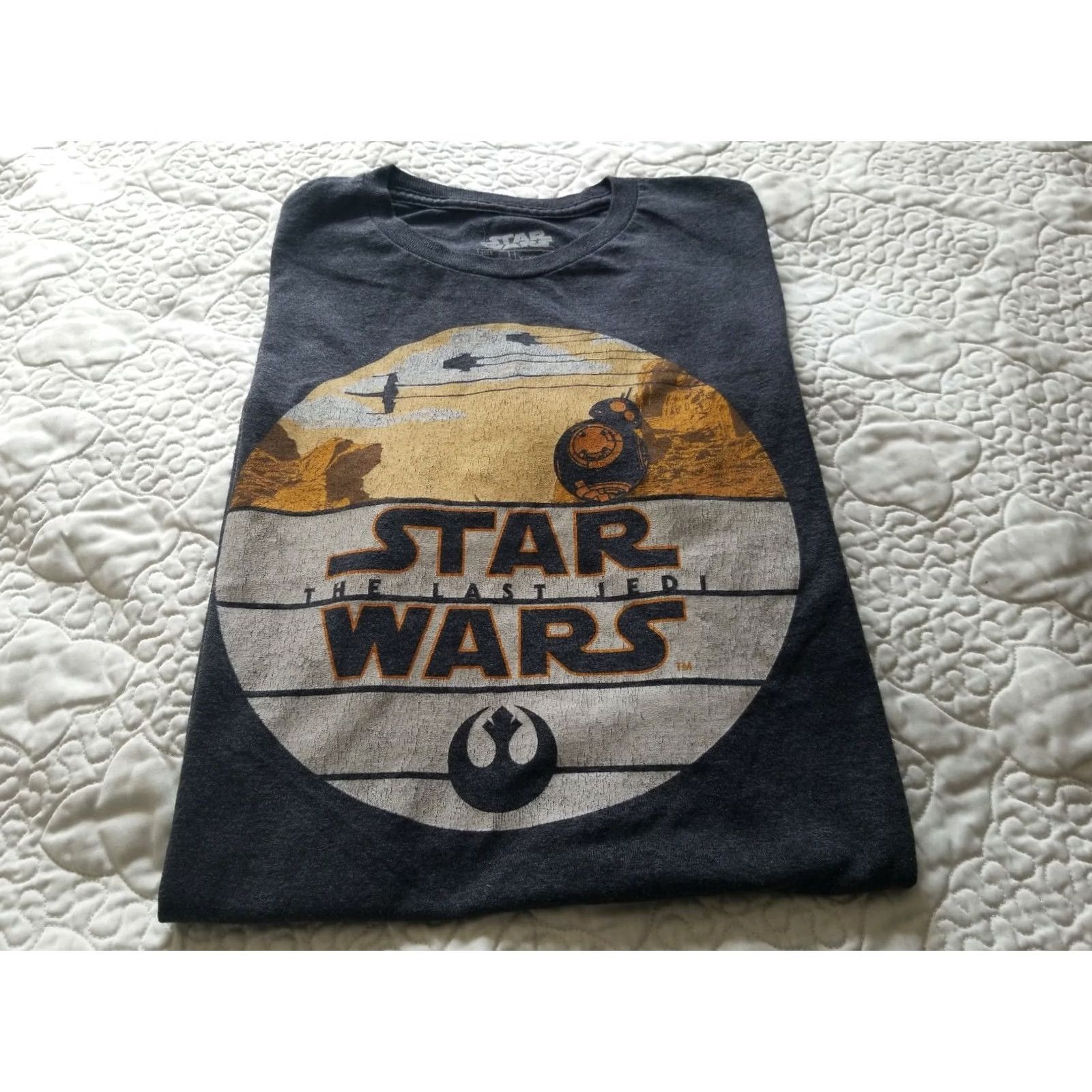 Vintage STAR WARS BB8 THE LAST JEDI Gray Short Sleeve T-Shirt SZ Medium Size US M / EU 48-50 / 2 - 2 Thumbnail