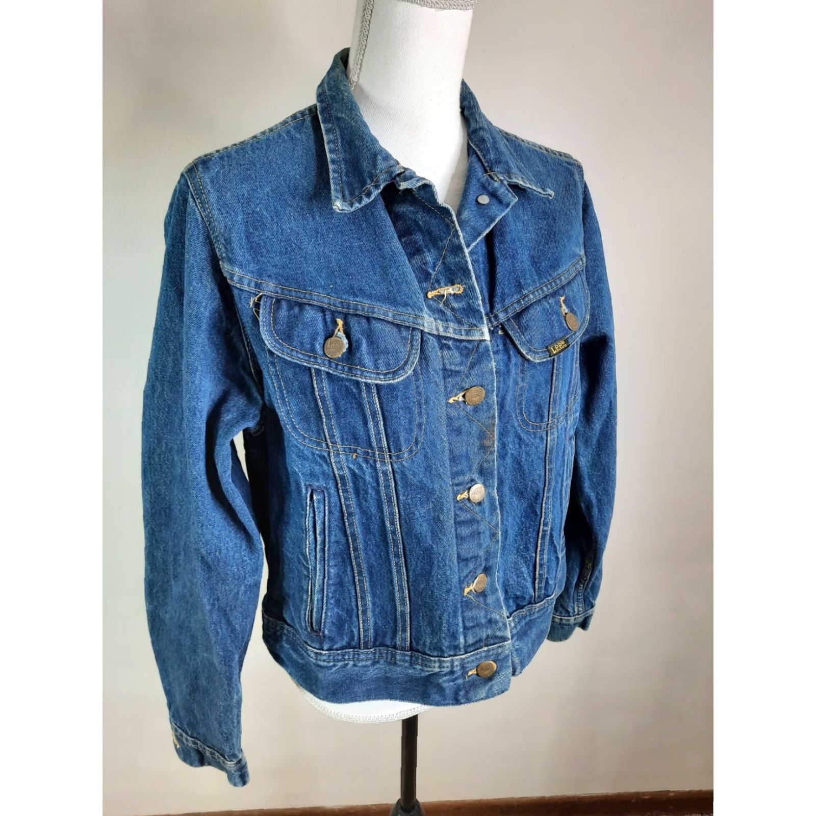 Lee VINTAGE Lee Denim Trucker Jacket Coat Womens Medium Distressed USA Blue Jean Jacket Size 32" / US 10 / IT 46 - 2 Thumbnail