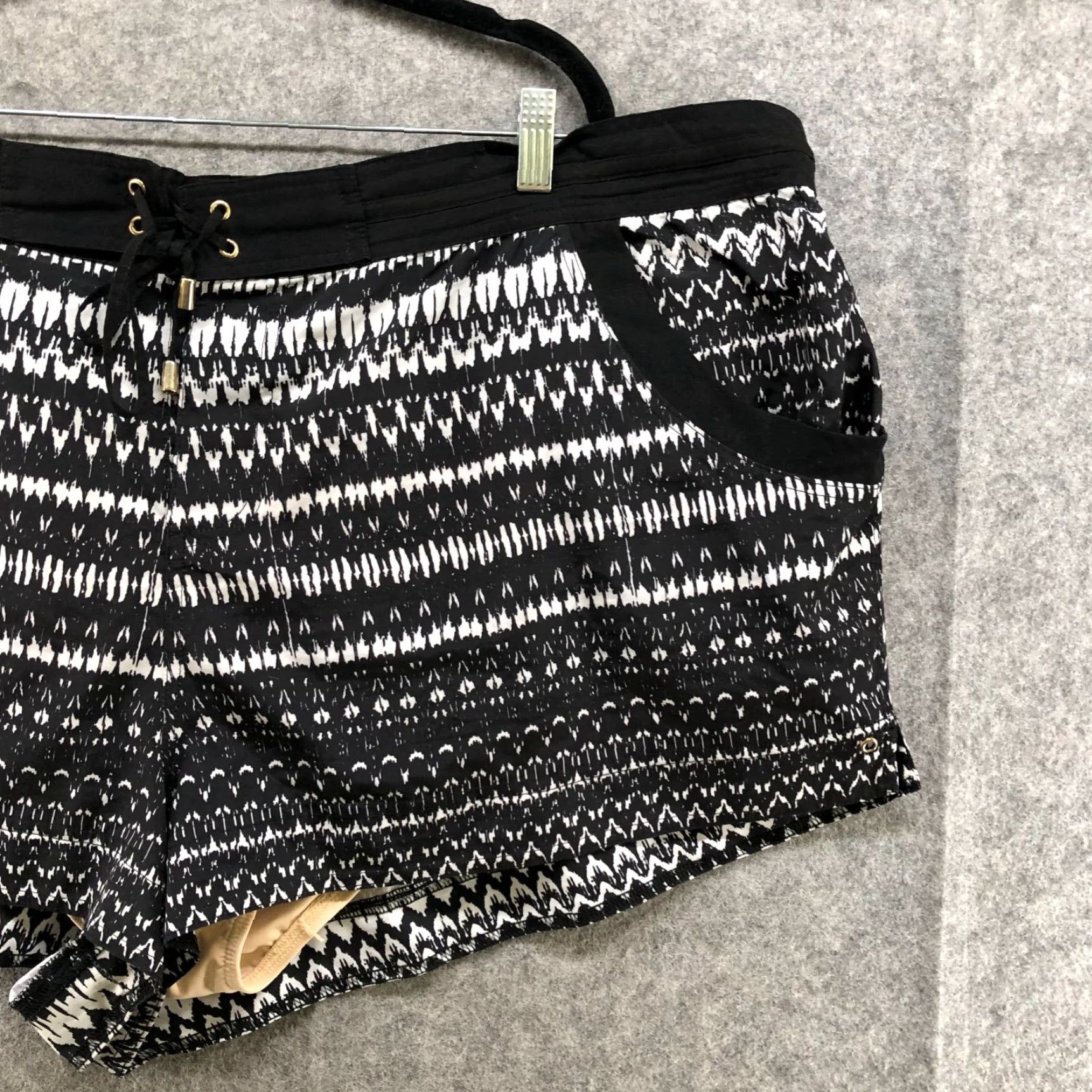Swims Cacique Swim Shorts Womens Black White Printed Swim Bottom Drawstring 28 Plus Size 28" / US 6 / IT 42 - 3 Thumbnail