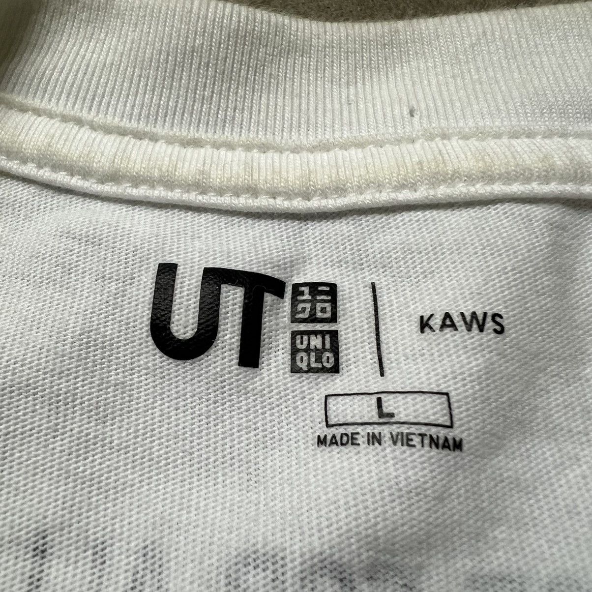 Kaws × Uniqlo Kaws x Uniqlo Streetwear Graphic T-Shirt Size US L / EU 52-54 / 3 - 4 Thumbnail