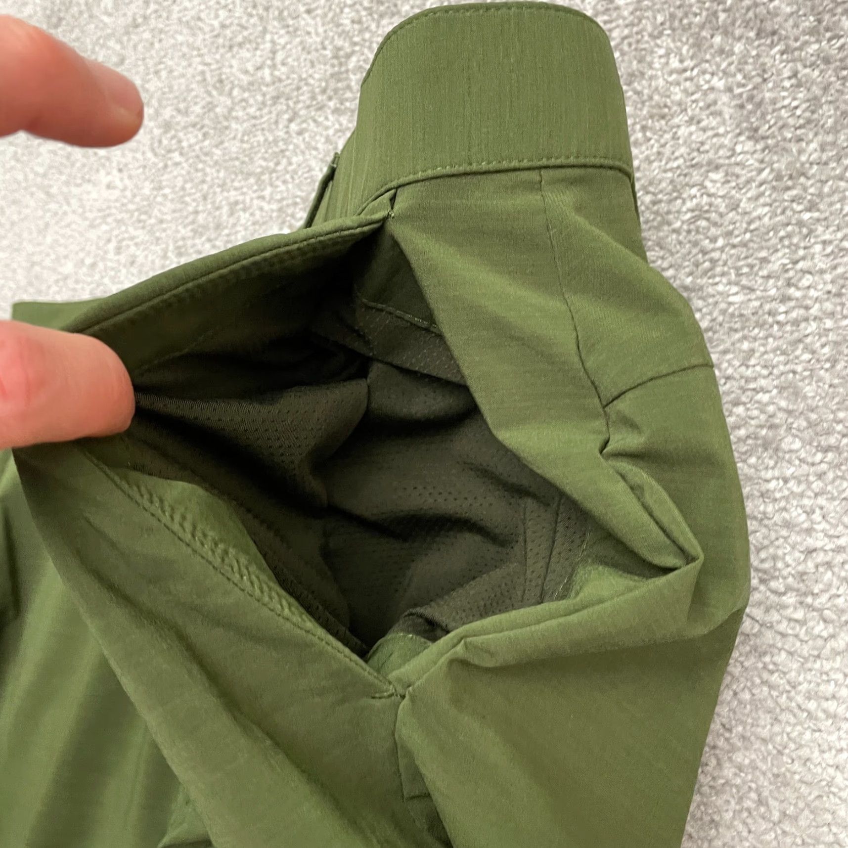 Fabletics Fabletics Mens Active Pants Regular Fit Green 33x29 Pockets Drawstring 33 Waist Tapered Inseam 29 Outdoor Athleisure Pants Mens Size US 31 - 5 Thumbnail