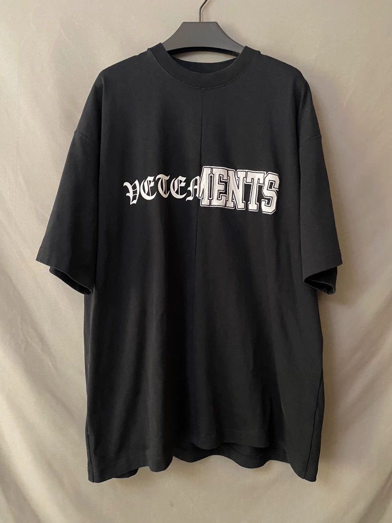 Vetements Vetements Sanskrit embroidery patched short-sleeved Size US S / EU 44-46 / 1 - 1 Thumbnail