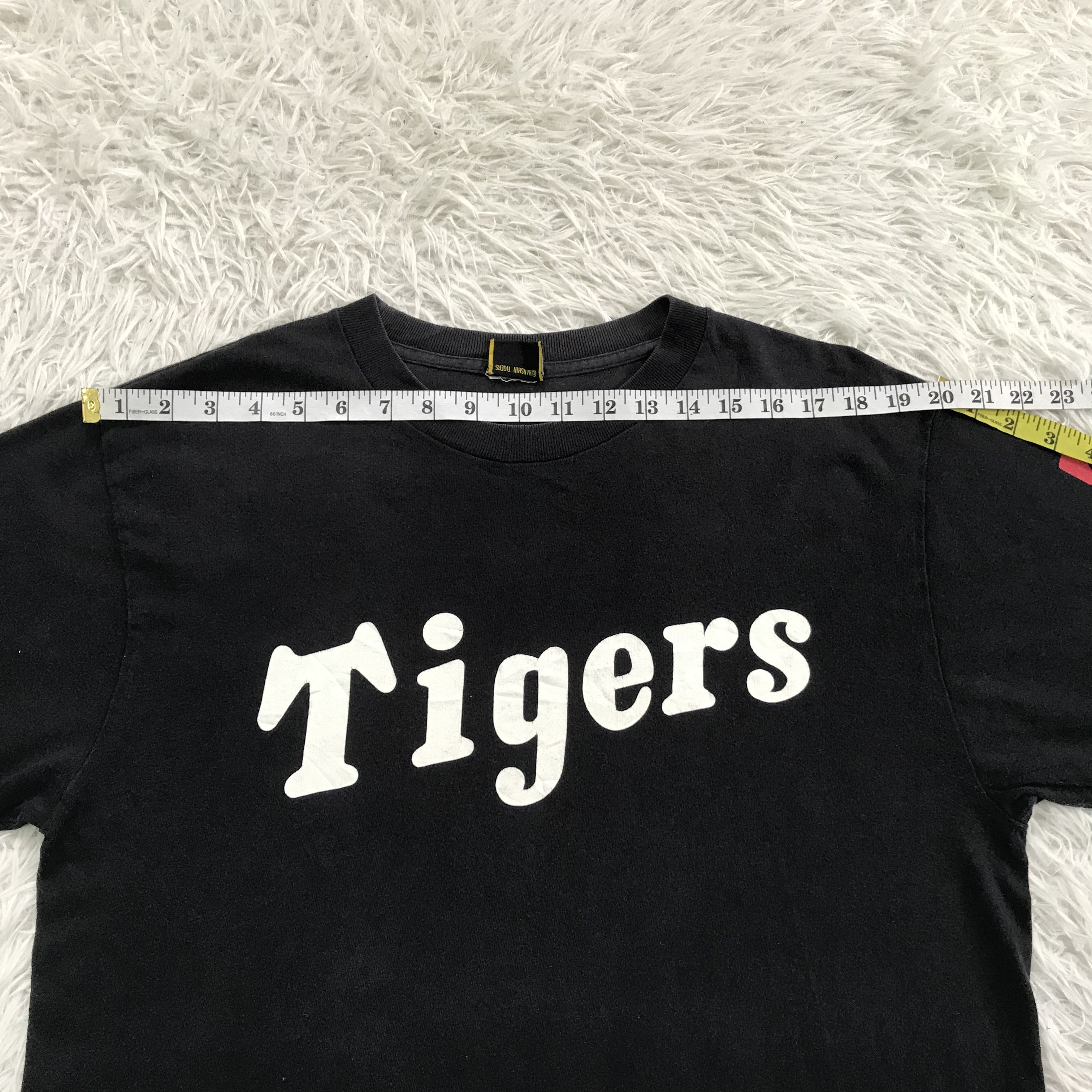 Japanese Brand Hanshin Tigers tshirt Size US S / EU 44-46 / 1 - 3 Thumbnail
