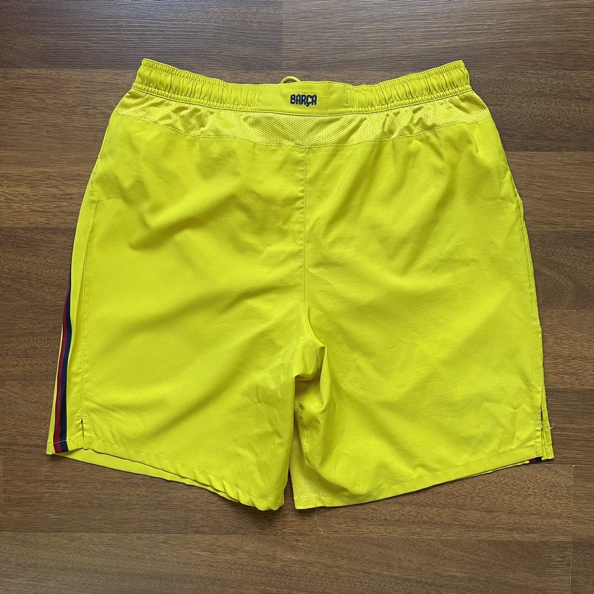 Nike × Vintage BARCELONA NIKE 2012/2013 FOOTBALL SOCCER AWAY SHORTS #10 Size US 37 - 7 Thumbnail