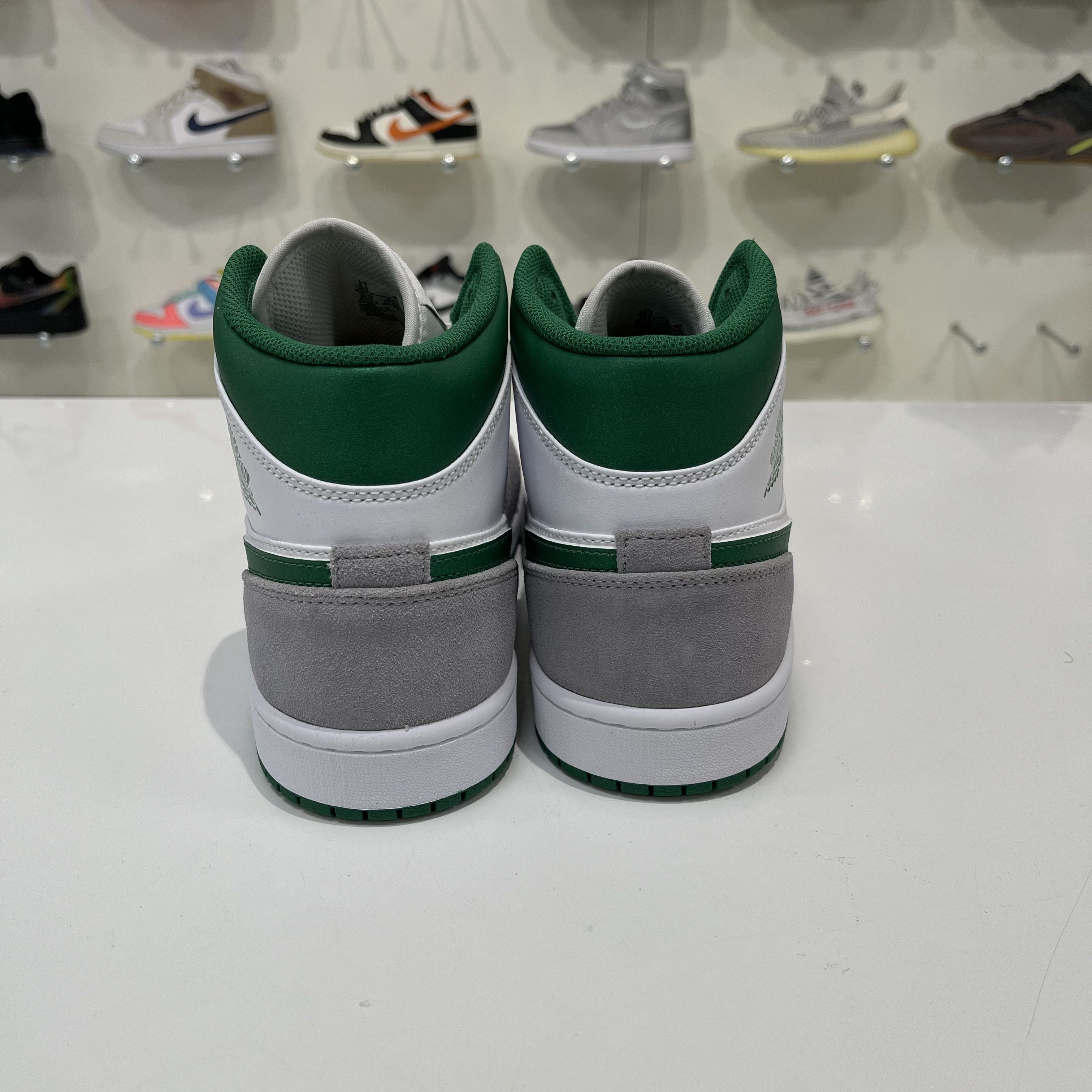Nike Air Jordan 1 Mid SE Grey Green Size US 9.5 / EU 42-43 - 3 Thumbnail