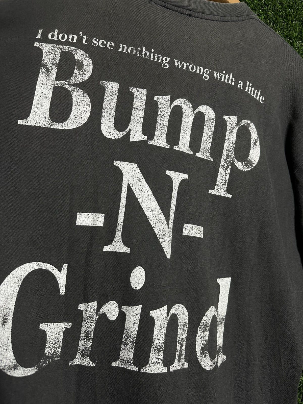 Vintage 🚨Vintage R-Kelly Bump N Grind 90s Rap Tee T-Shirt Size US XL / EU 56 / 4 - 5 Thumbnail