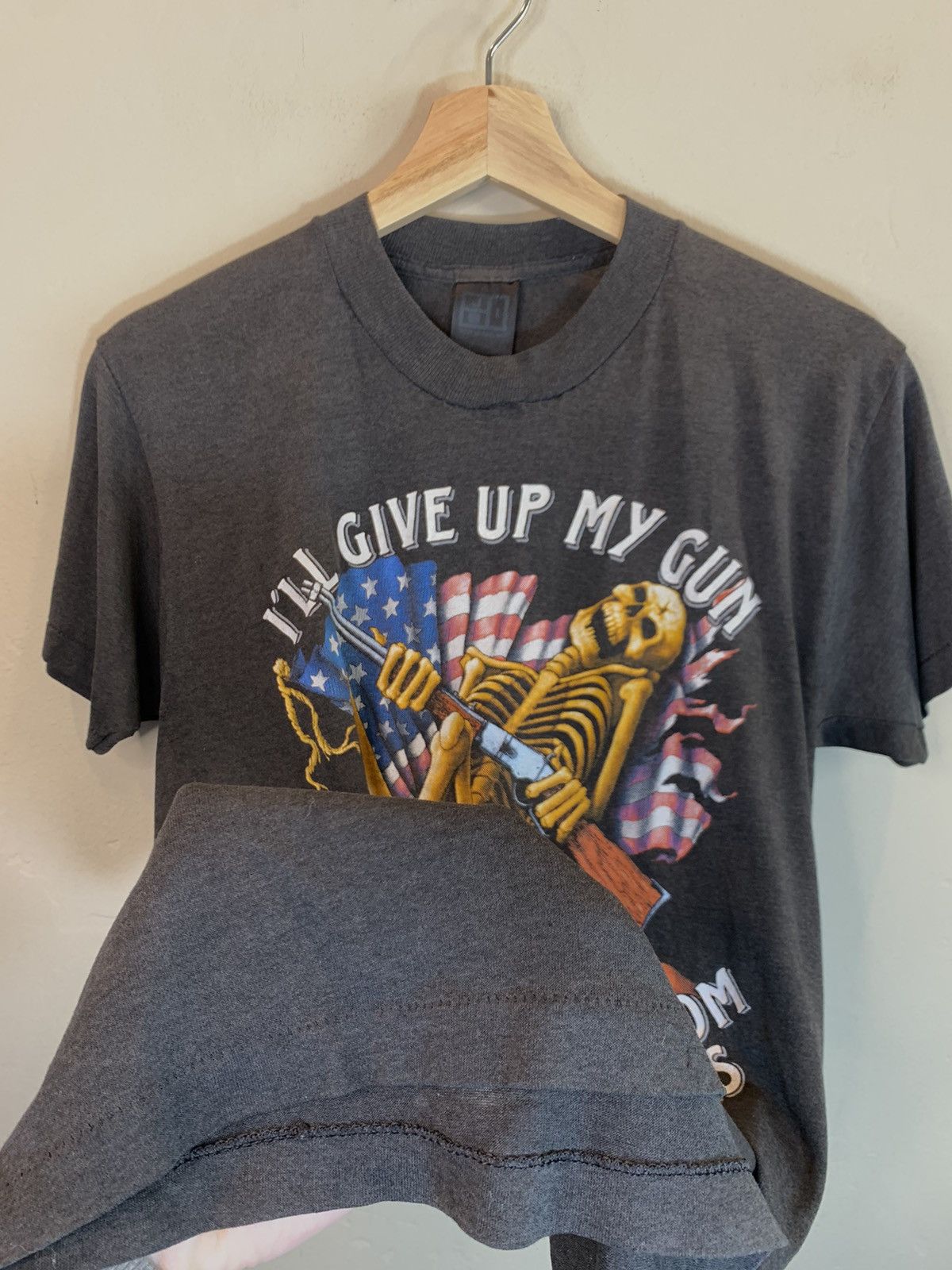 Vintage *RARE* Vintage 80s 3D Emblem Give Up My Gun Just Brass Shirt Size US M / EU 48-50 / 2 - 5 Thumbnail