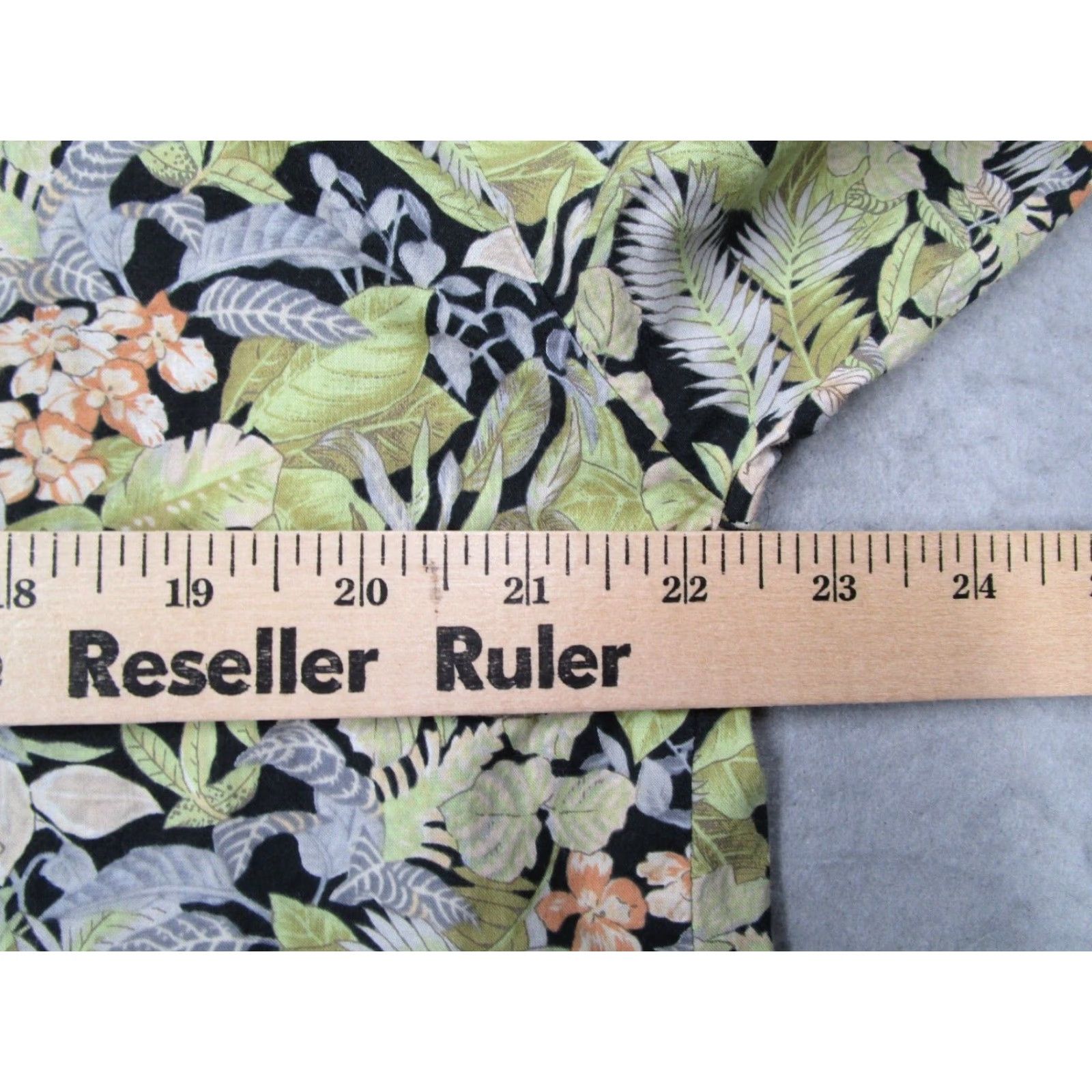 Tori Richard VINTAGE Tori Richard Men's Short Sleeve Hawaiian Shirt Medium Green Floral Button Up Tropical Beach Casual Made in USA Size US M / EU 48-50 / 2 - 6 Thumbnail