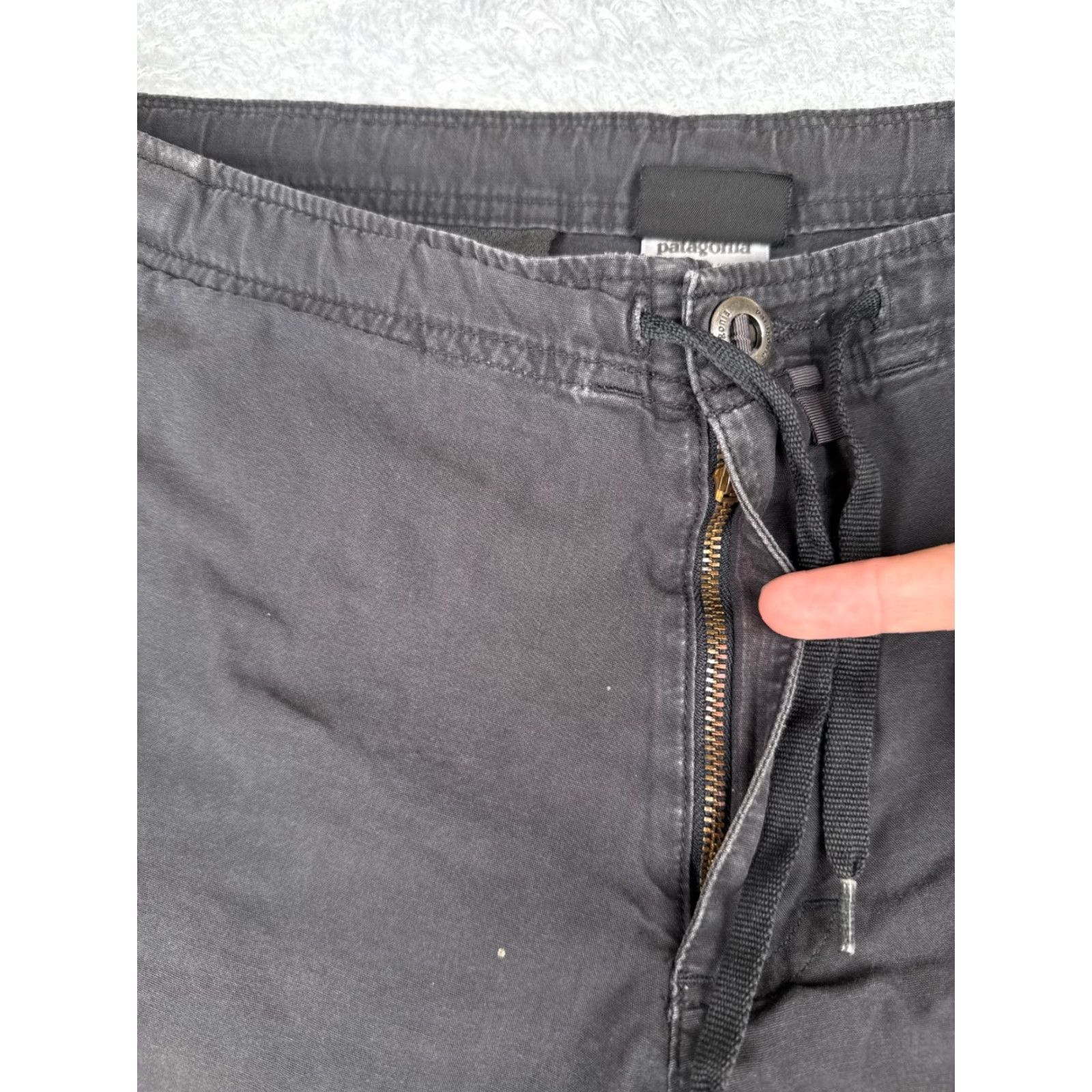 Patagonia Patagonia Shorts Men 32 Black Lightweight Drawstring Cotton 32x13 Chino Casual Wear Summer Beach Outdoors Mens Size US 32 / EU 48 - 6 Thumbnail