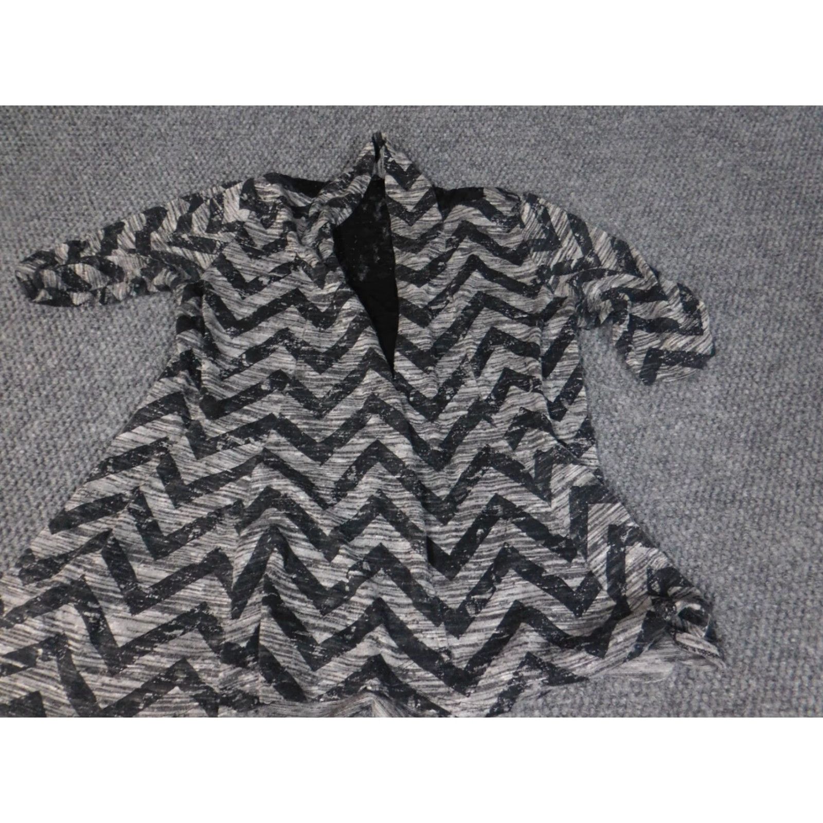 Vintage HeartSoul Blouse Womens Small Gray Crew Neck Pullover Stretch Casual Short Sleeve Pattern: Striped Button, Basic Classic 90s? Size S / US 4 / IT 40 - 3 Thumbnail