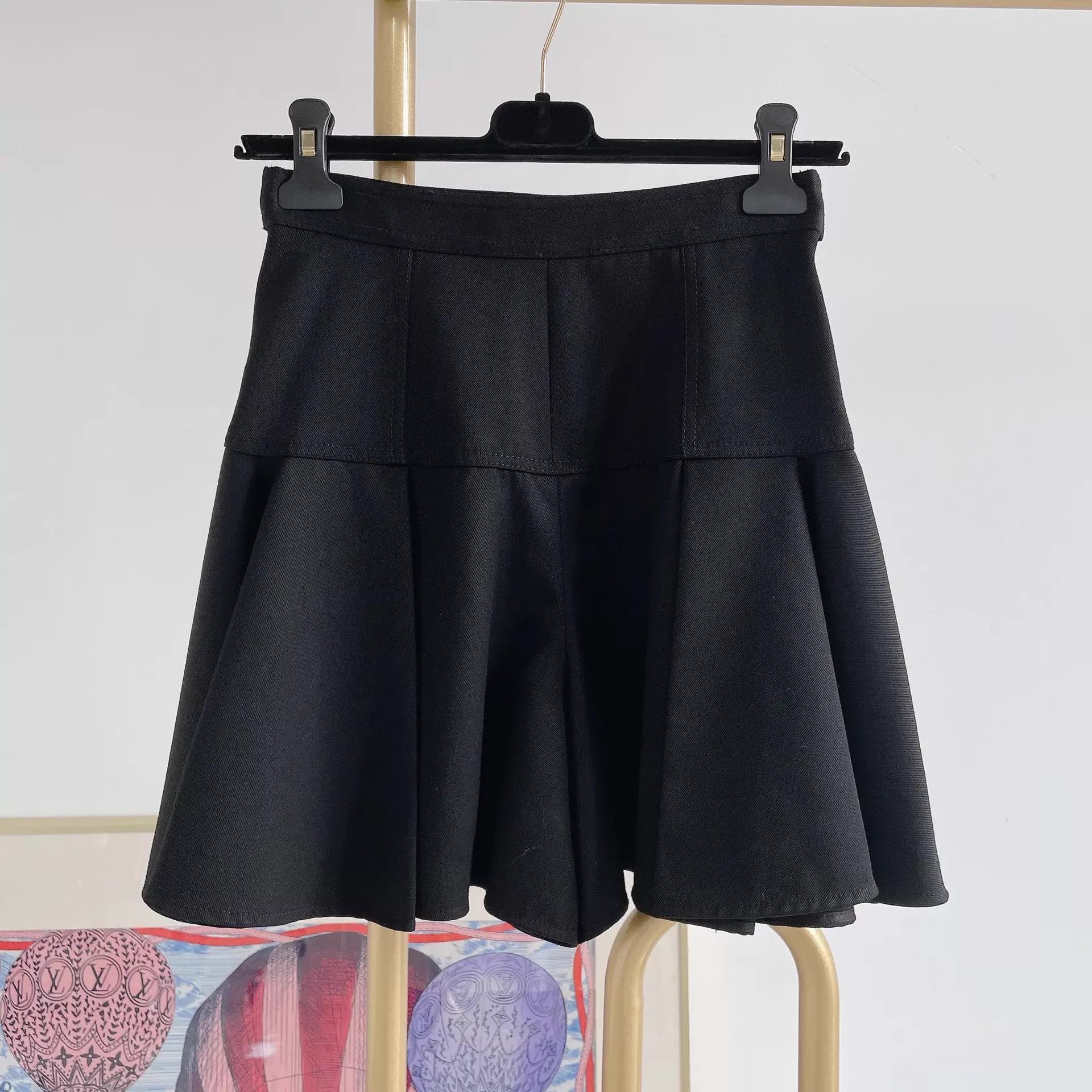 Alexander McQueen Alexander McQueen black short skirt 38 Size 26" / US 2 / IT 38 - 2 Thumbnail