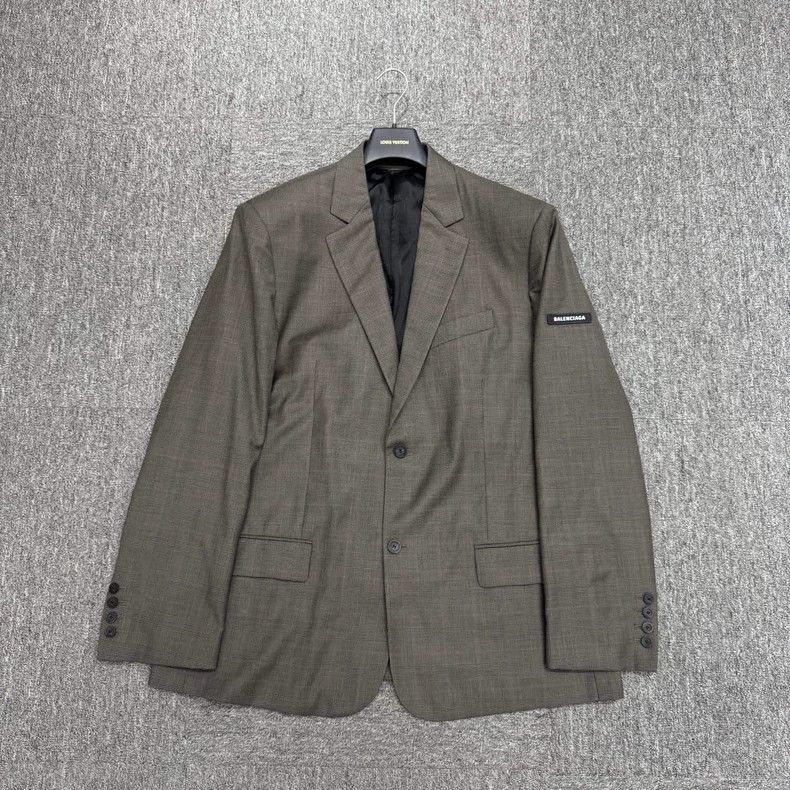 Balenciaga Balenciaga size 46 Plaid blazer Size US S / EU 44-46 / 1 - 1 Thumbnail