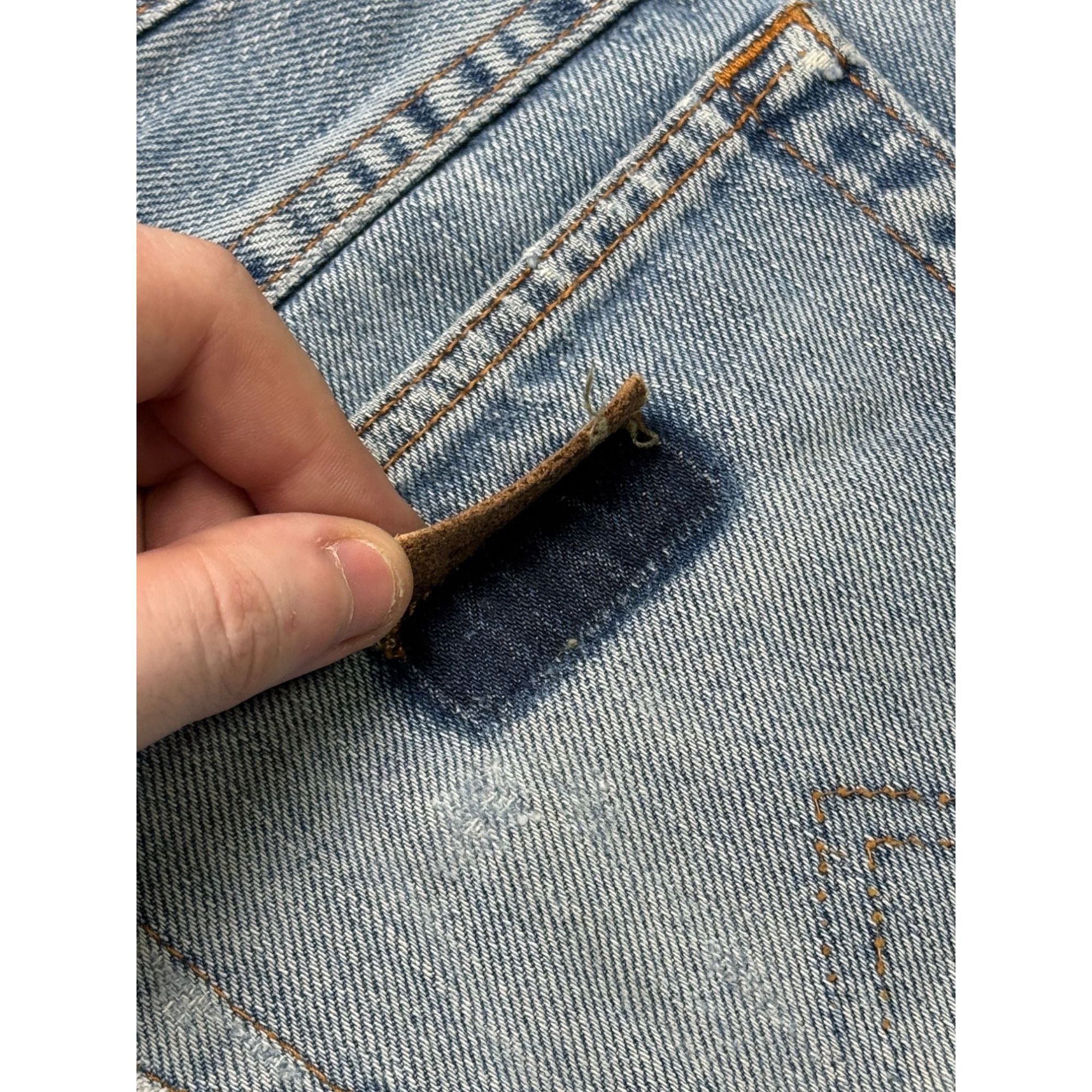 Wrangler Wrangler Texas Light Wash Distressed Denim Jeans (Y1139) Size US 30 / EU 46 - 16 Thumbnail