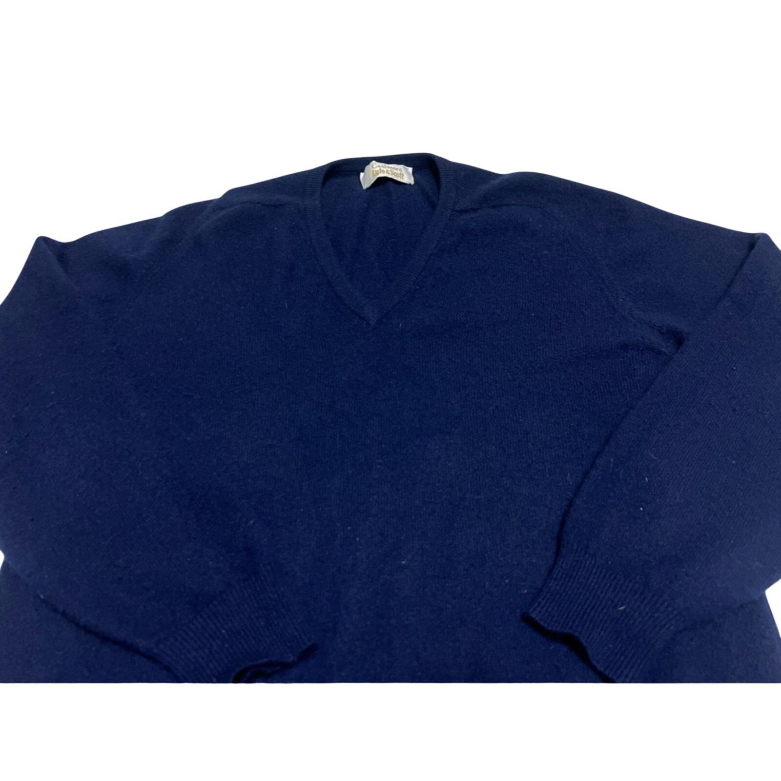 Lyle & Scott VINTAGE LYLE & SCOTT 100% Cashmere V-neck Sweater SCOTLAND Size US XL / EU 56 / 4 - 4 Thumbnail