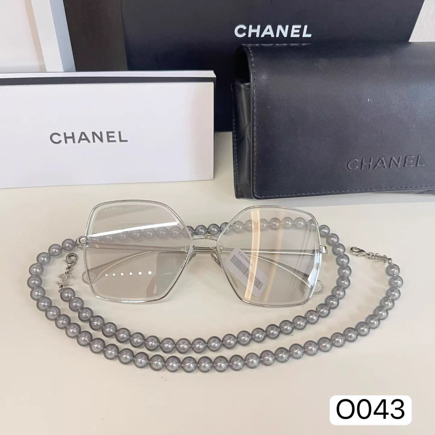 Chanel Chanel Gray Pearl Chain Sunglasses Like New On Sale O043 Size ONE SIZE - 1 Thumbnail