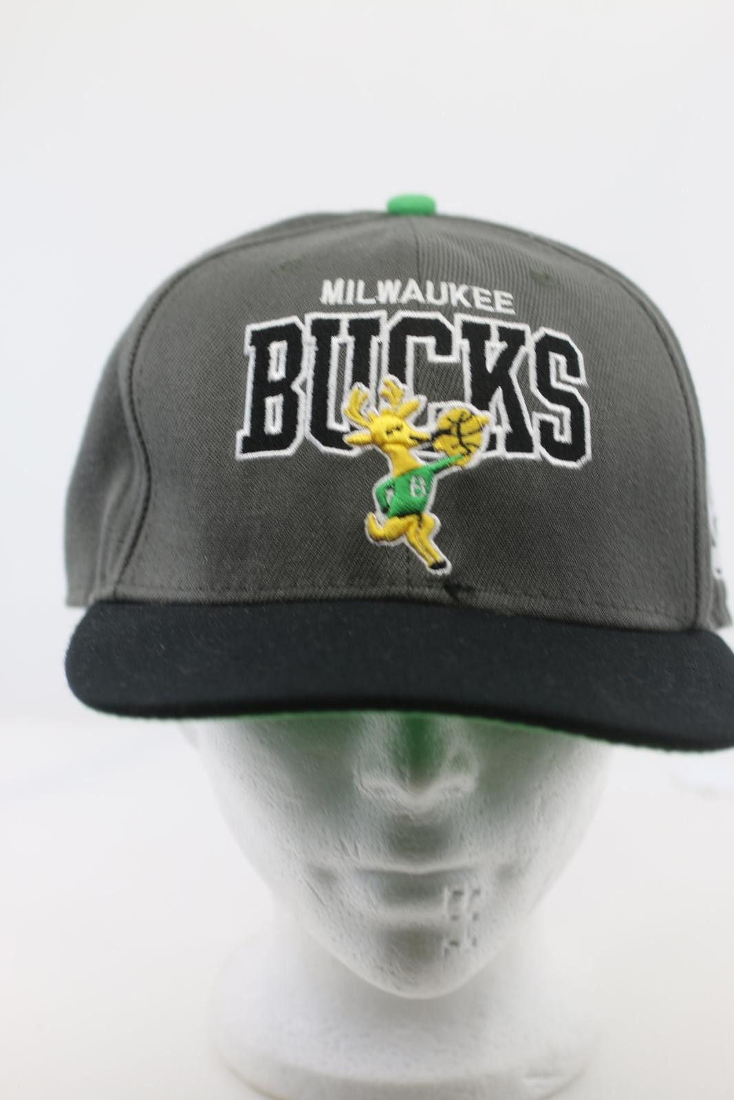 Point Zero Milwaukee Bucks Mitchell & Ness Snapback Hat Hardwood NBA Size ONE SIZE - 1 Thumbnail