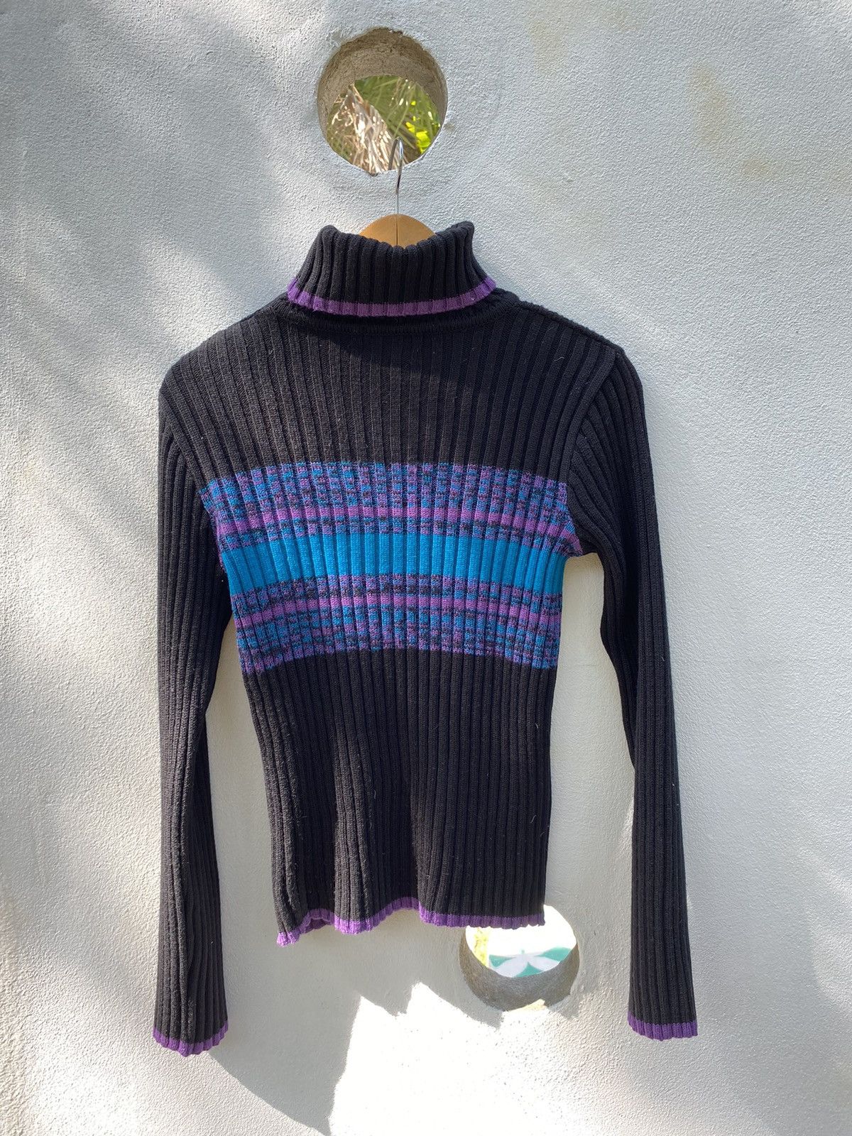 Morgan Homme MORGAN Black Ribbed Turtleneck with Purple-Blue Stripes Size M / US 6-8 / IT 42-44 - 23 Thumbnail
