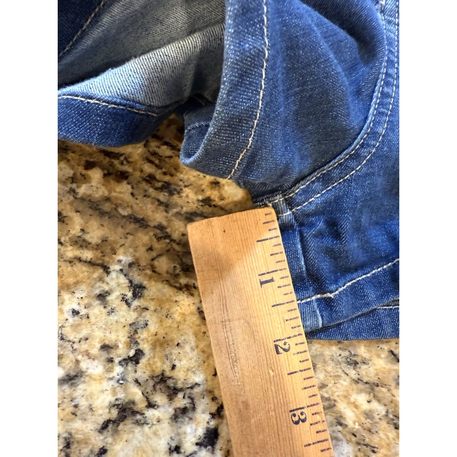 Guess GUESS Women's Denim Blue Jean High Waisted Shorts 27 Regular Cotton Blend Zip Rise High Shorts Women, 27, Blue Size 27" / US 4 / IT 40 - 5 Thumbnail