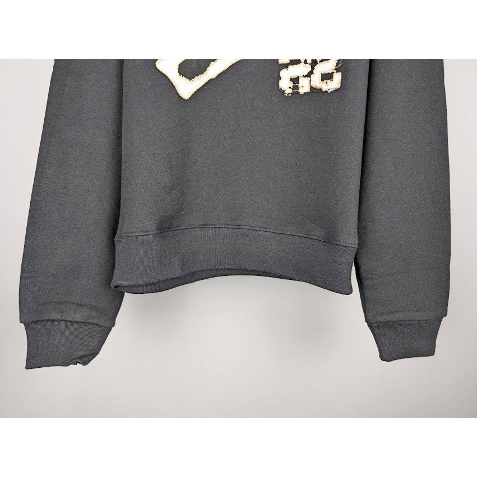 Amiri o1rshd1 Amiri 22 Crewneck Sweatshirt in Black Size US S / EU 44-46 / 1 - 6 Thumbnail