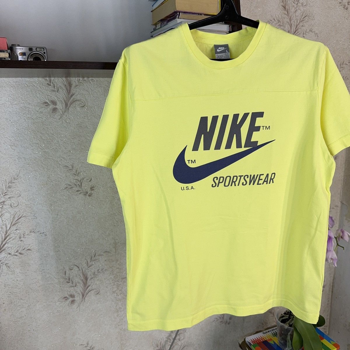 Nike × Vintage Vintage Nike T shirt Sportswear Acid Yellow Streetwear Sz L Size US L / EU 52-54 / 3 - 9 Thumbnail