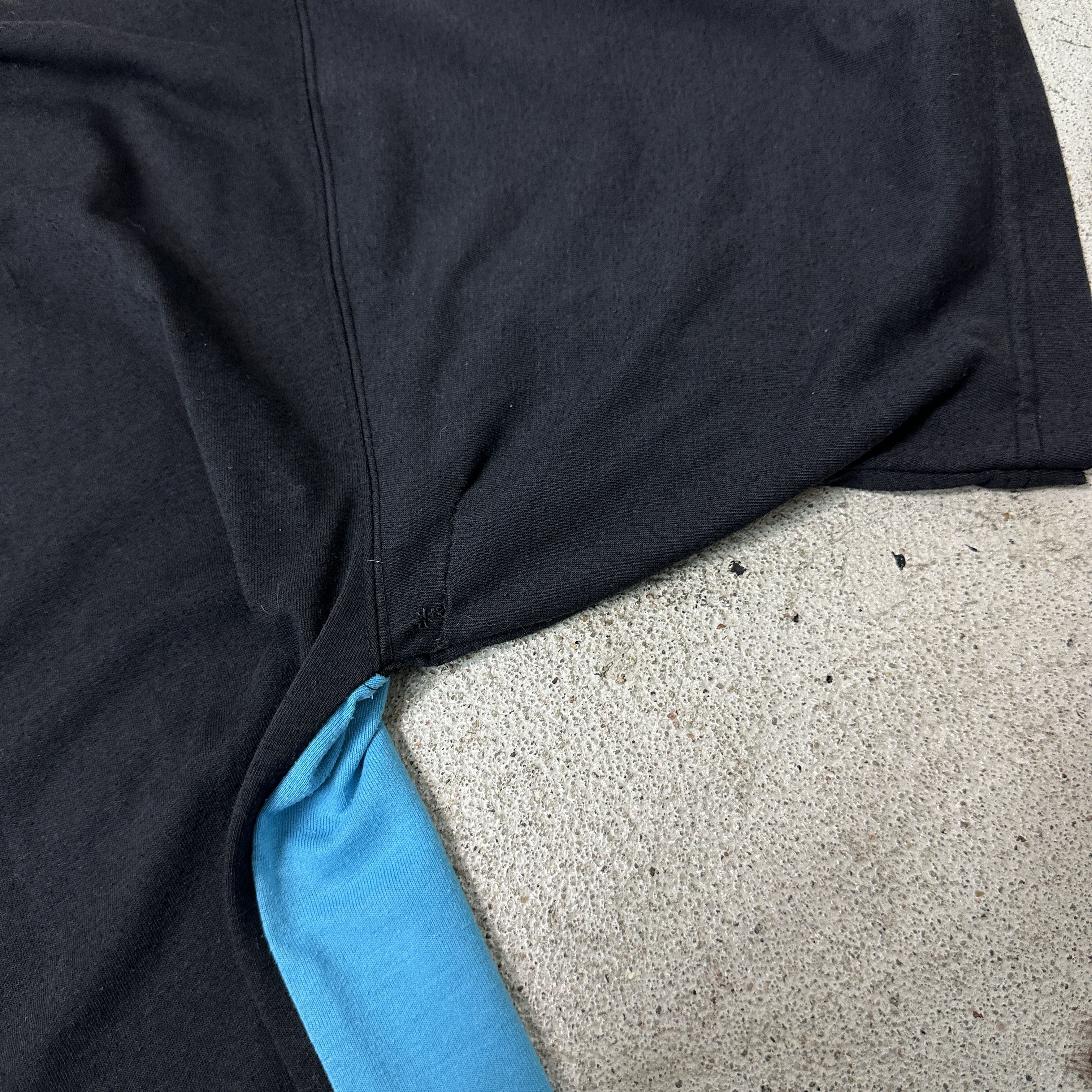 Vintage Vintage Old School Sporty Blocked Street T-shirt 90s Size US L / EU 52-54 / 3 - 4 Thumbnail