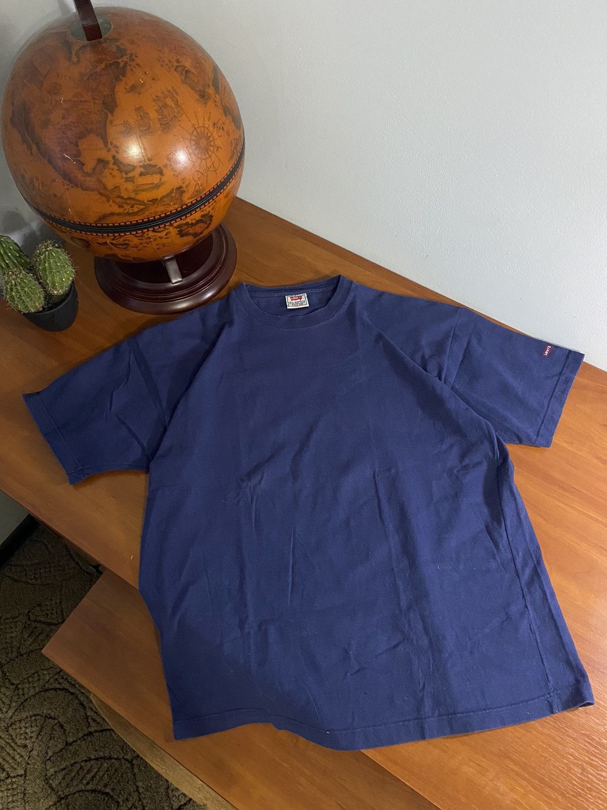 Levi's Vintage Clothing Vintage 90s Levi’s strauss co USA L size blank basic tee Size US L / EU 52-54 / 3 - 1 Thumbnail