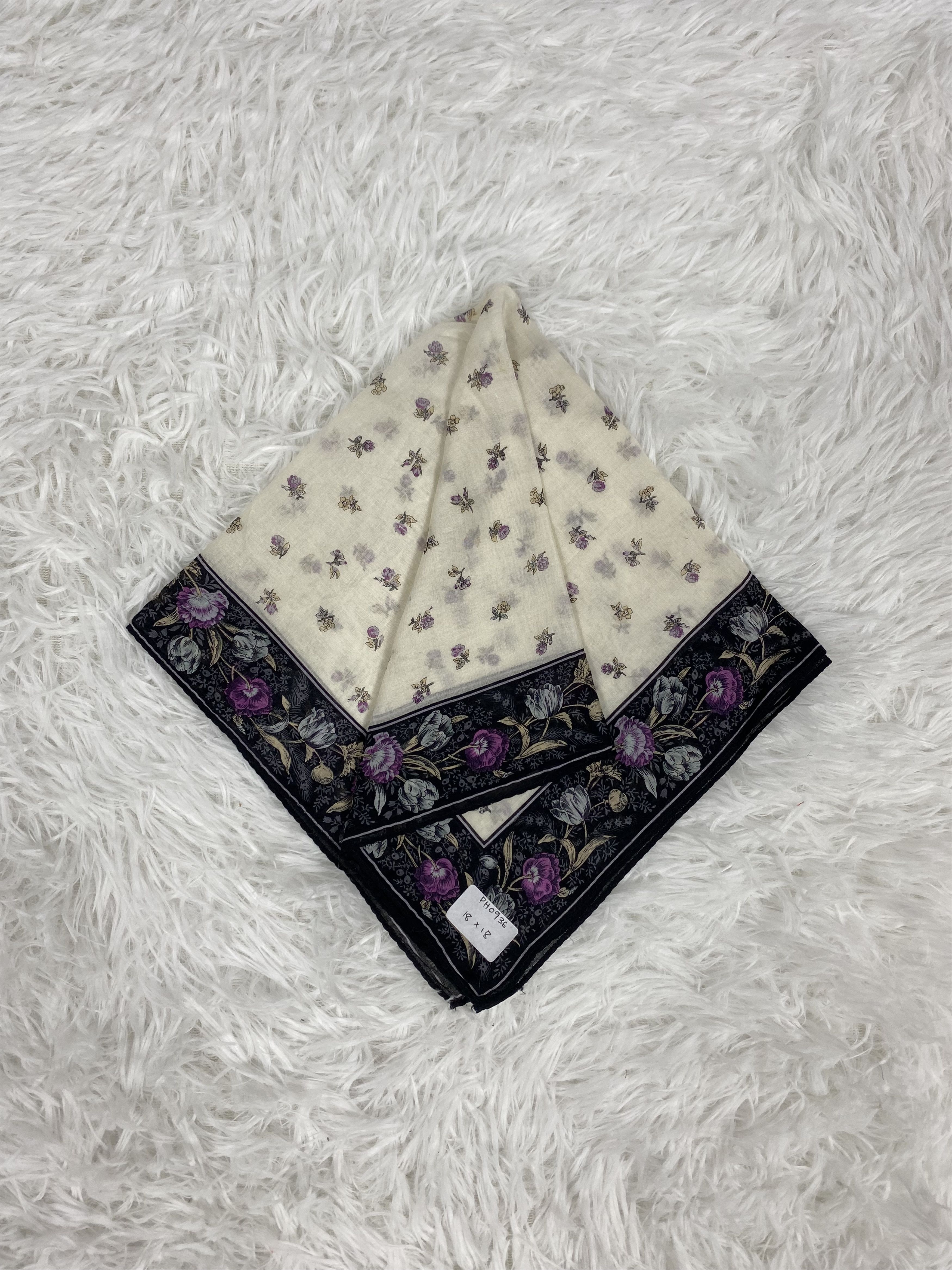 Lyle & Scott × Vintage Vintage Lyle & Scott Handkerchief Neckerchief PH0936 Size ONE SIZE - 1 Thumbnail