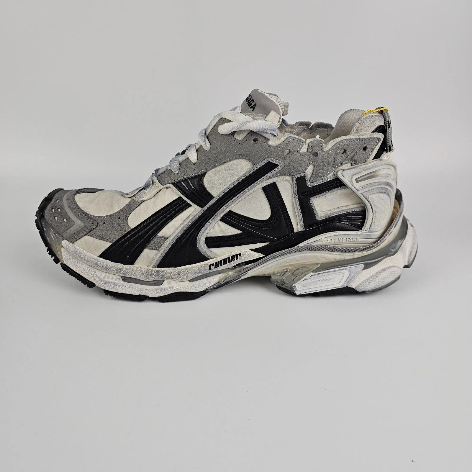 BALENCIAGA Runner Men's Gray Low Top Sneakers New