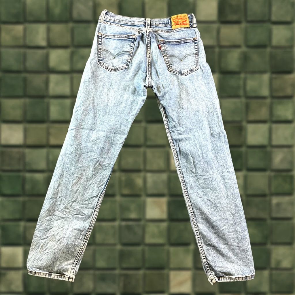 Levi's Levi's Jeans Mens 33x32 Blue Denim Medium Wash Straight Leg Zip Fly Jeans Size US 33 - 1 Thumbnail