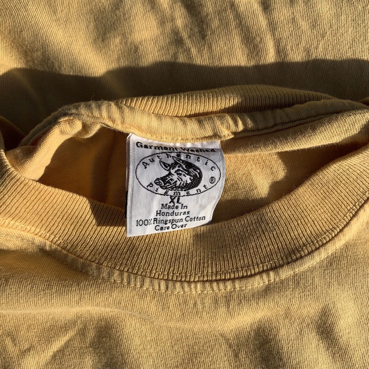 Authentic Pigment Reno Casino shirt Size US XL / EU 56 / 4 - 3 Thumbnail