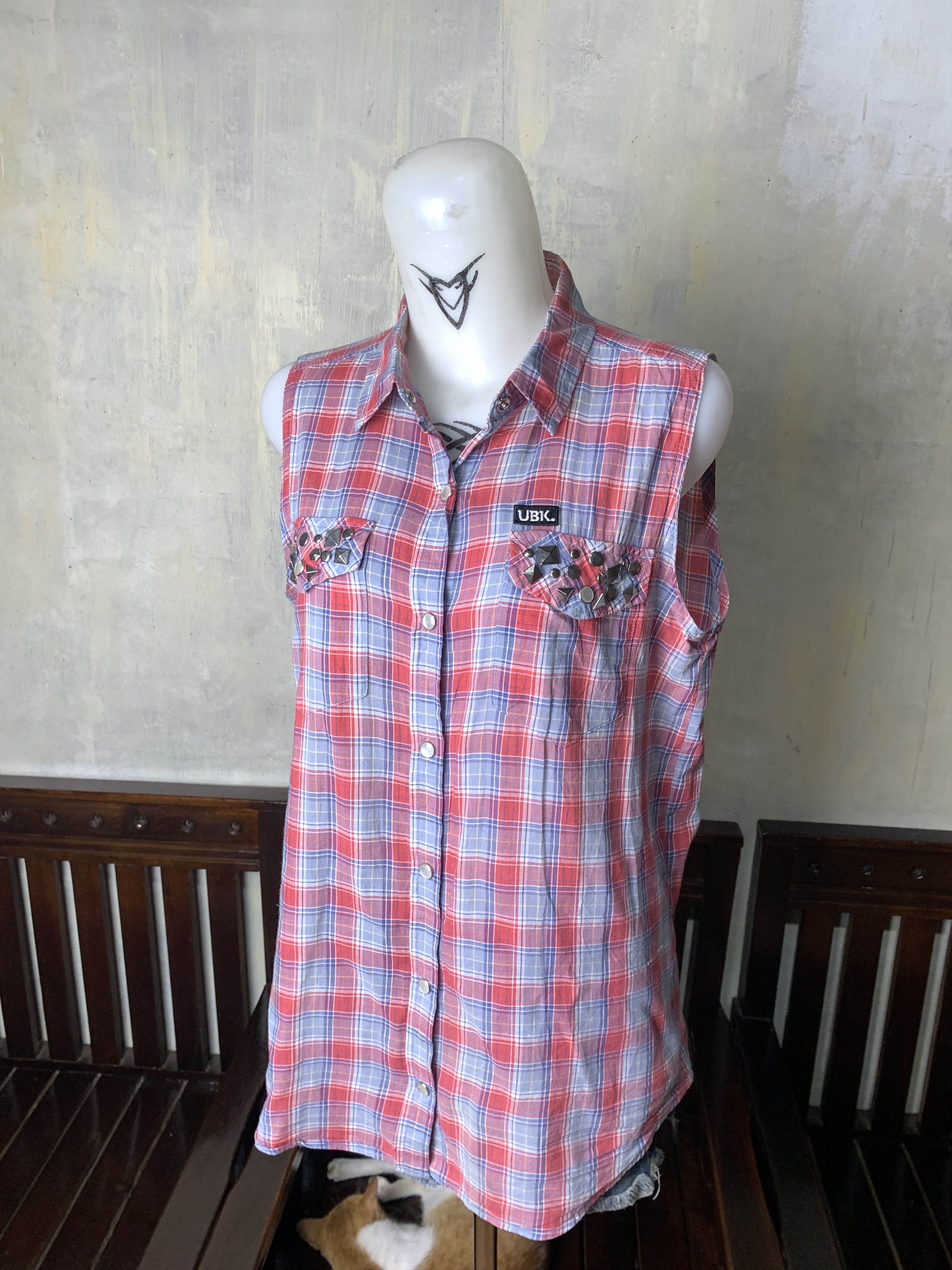 Fubu FUBU Plaid Studded Snap Sleeveless Shirt (M) Size M / US 6-8 / IT 42-44 - 2 Thumbnail