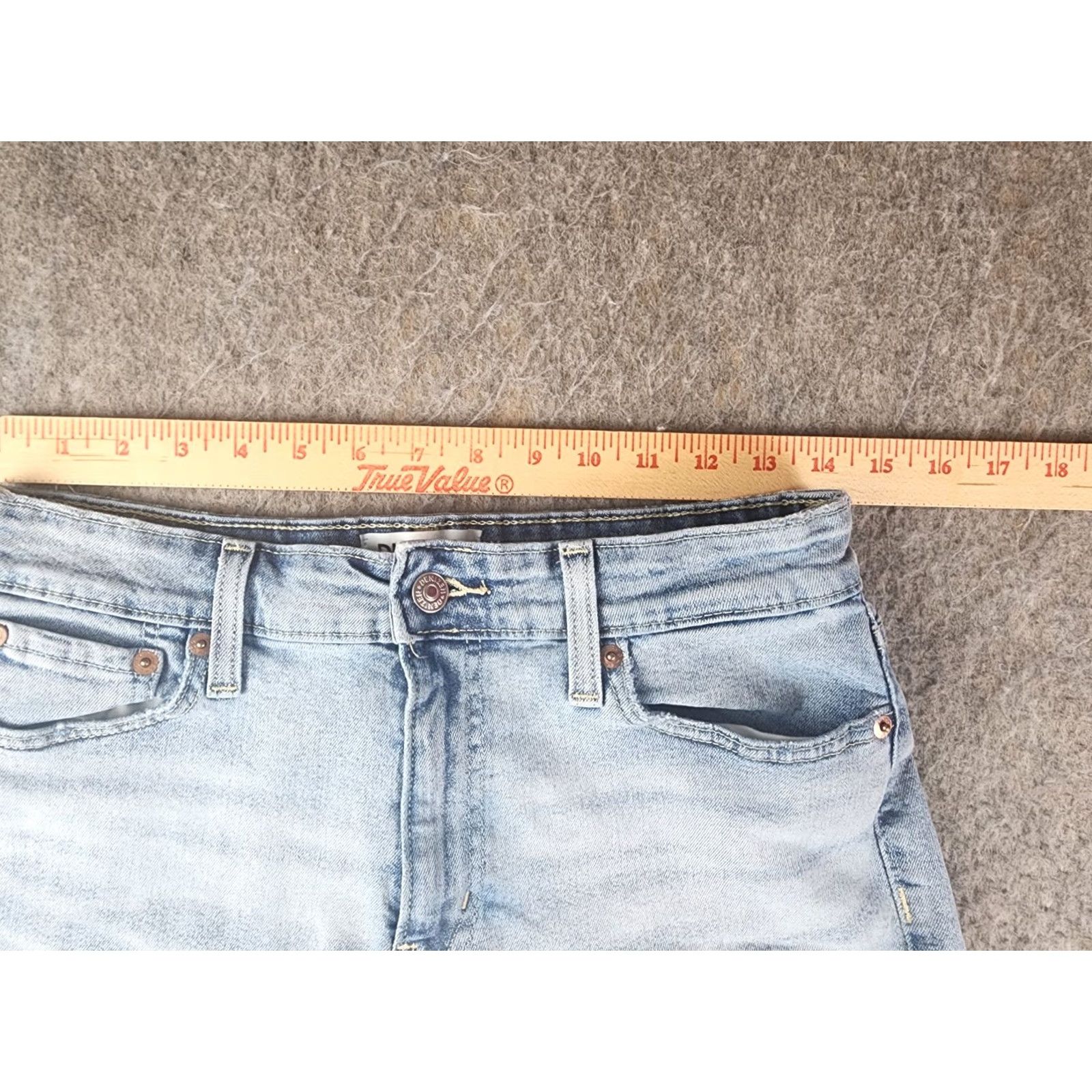 Levi's VINTAGE? No. Levi's Denizen? Levis Denizen Mom Jean Shorts Womens 29 Blue Denim Casual Grunge Faded Size 29" - 6 Thumbnail