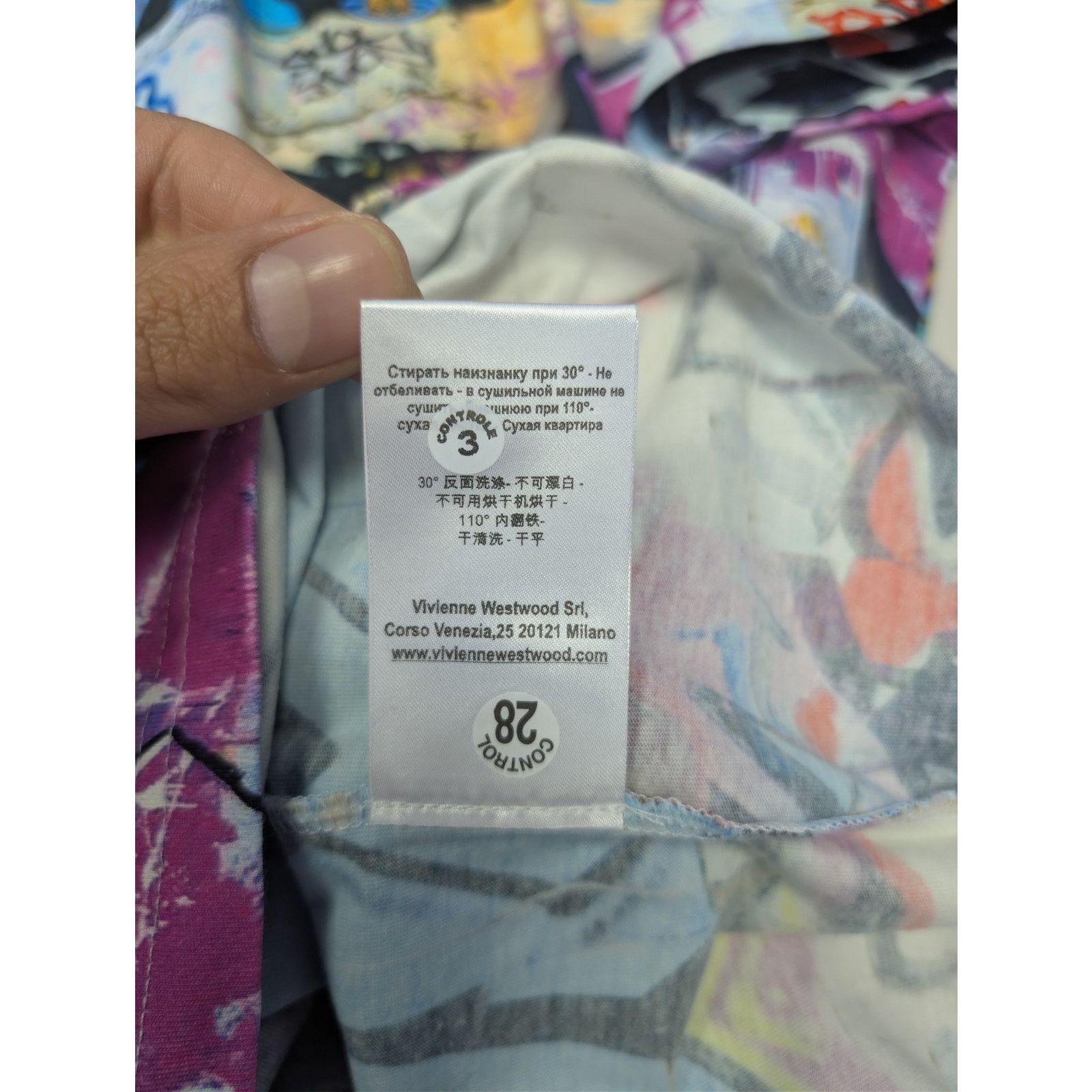 Vivienne Westwood o1rshd1 Classic Graffiti Print T-Shirt in Multiolor Size US M / EU 48-50 / 2 - 19 Thumbnail
