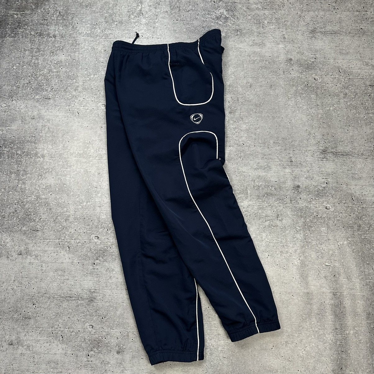 Vintage Vintage Nike Track Pants Navy Blue White Inserts Size US 32 / EU 48 - 1 Thumbnail
