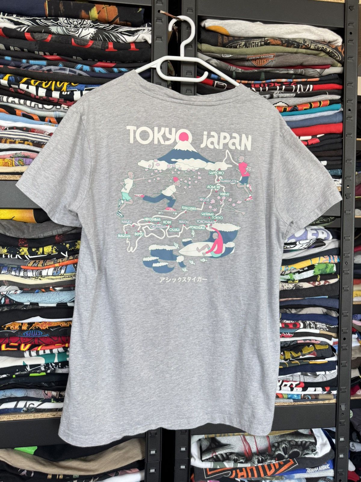 Asics Asics tiger grey Tokyo Japan tee size L Size US L / EU 52-54 / 3 - 1 Thumbnail