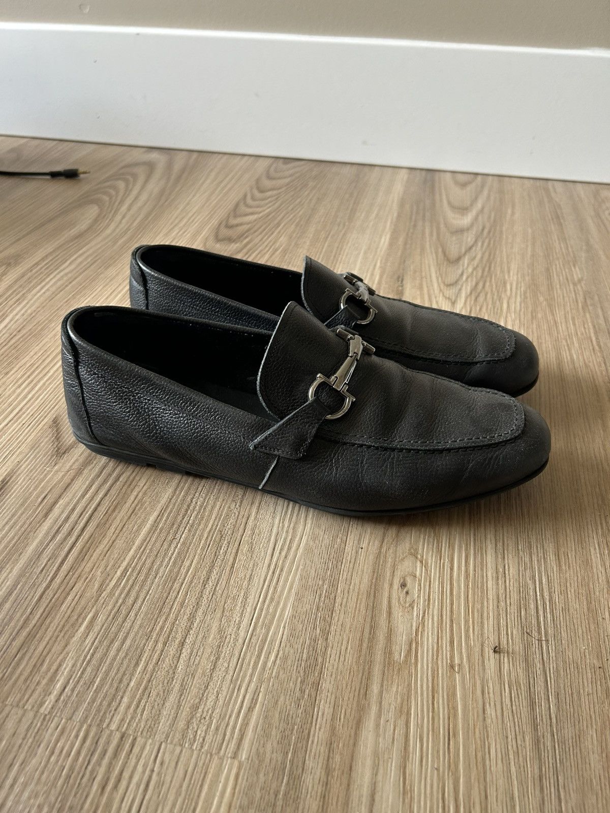 Salvatore Ferragamo Salvatore Ferragamo Black Leather Loafers Size US 7 / EU 40 - 1 Thumbnail