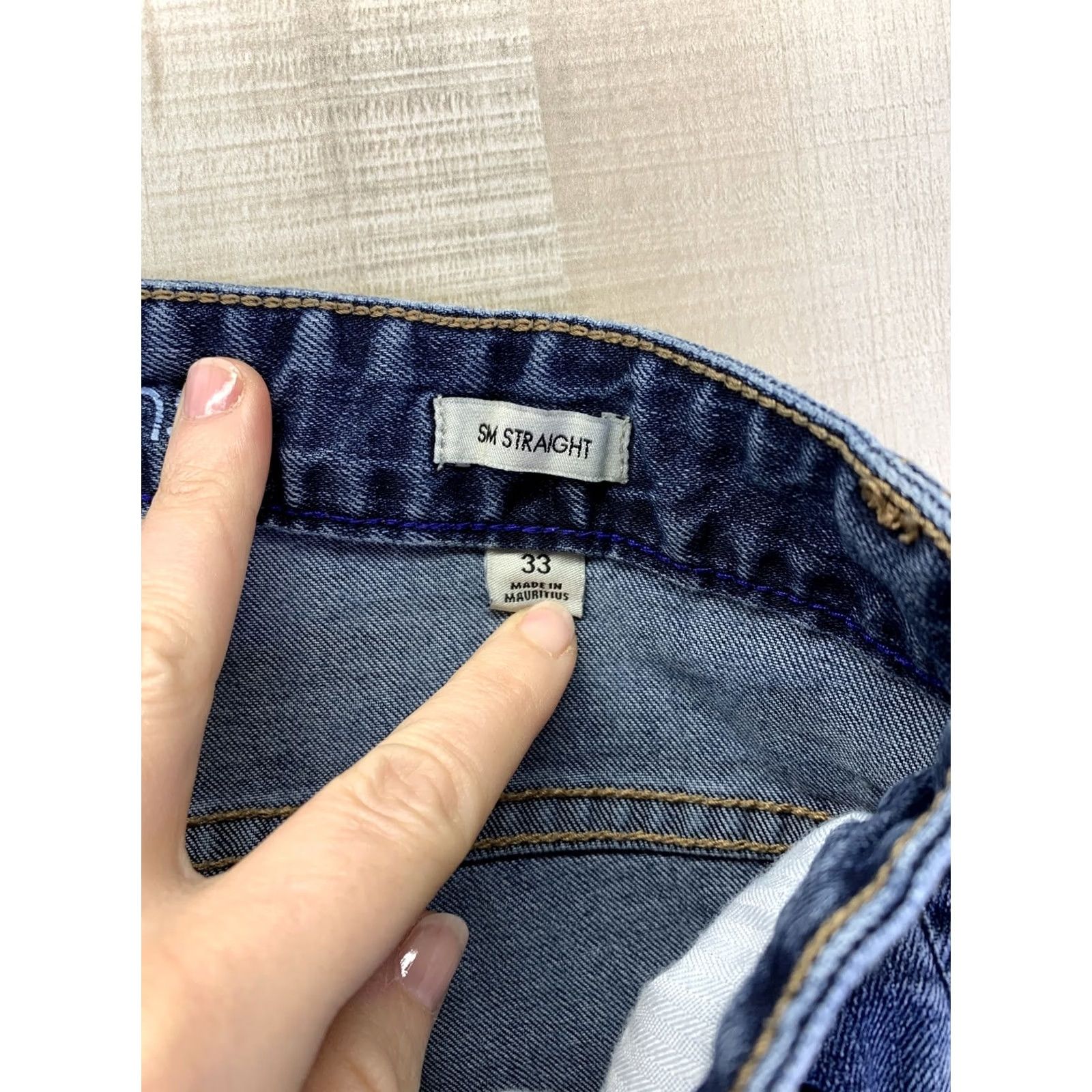 Calvin Klein Calvin Klein Jeans Women’s Slim Straight Blue Denim 33 Regular 5-Pocket Logo Vintage: No Details: Stains on Knee, Pre Owned, See Photos Mens? Womens Size 24" / US 00 / IT 34 - 7 Thumbnail