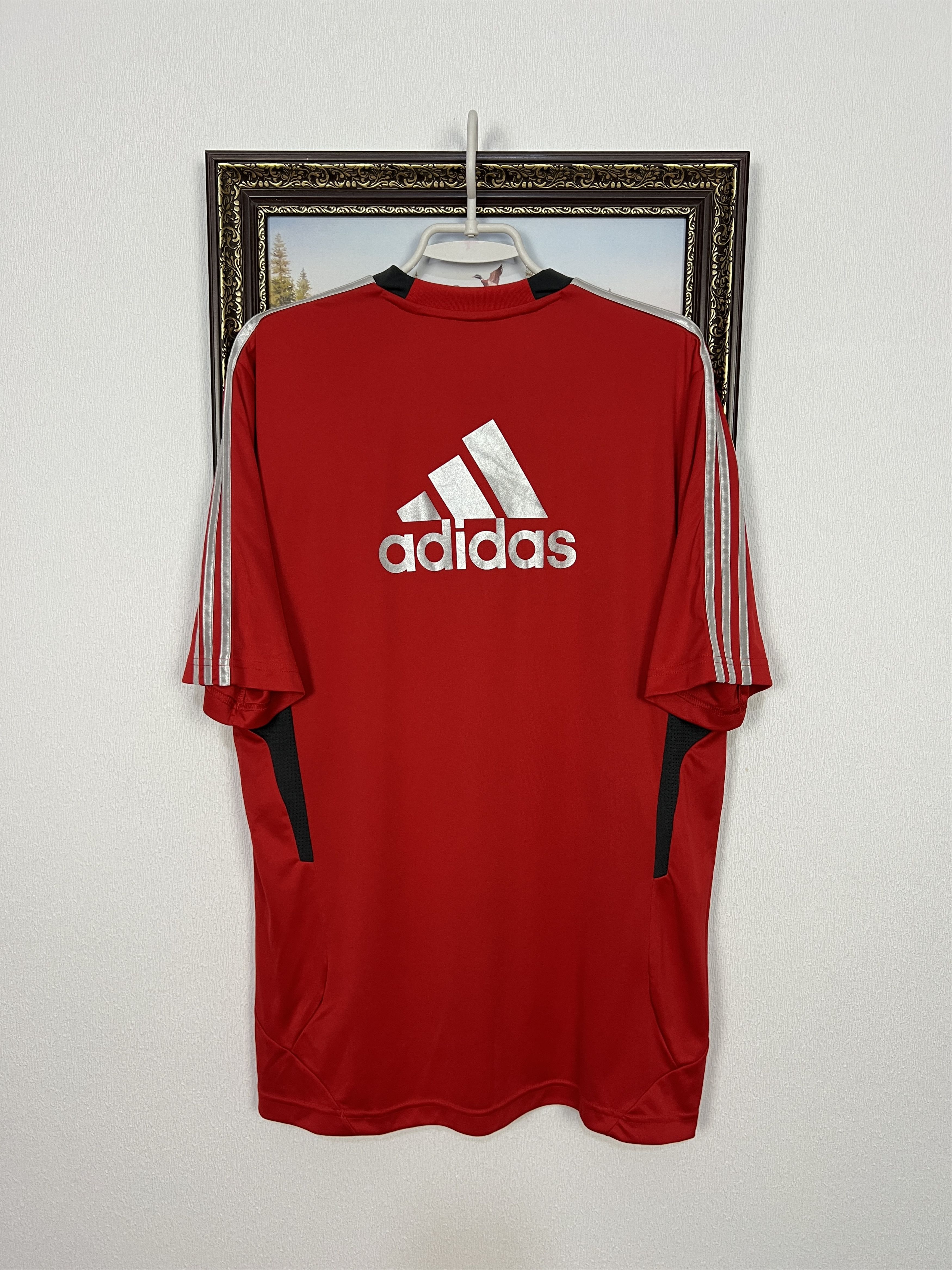 Adidas Vintage Adidas Liverpool Football Train Shirt Soccer Mens Size US L / EU 52-54 / 3 - 12 Thumbnail