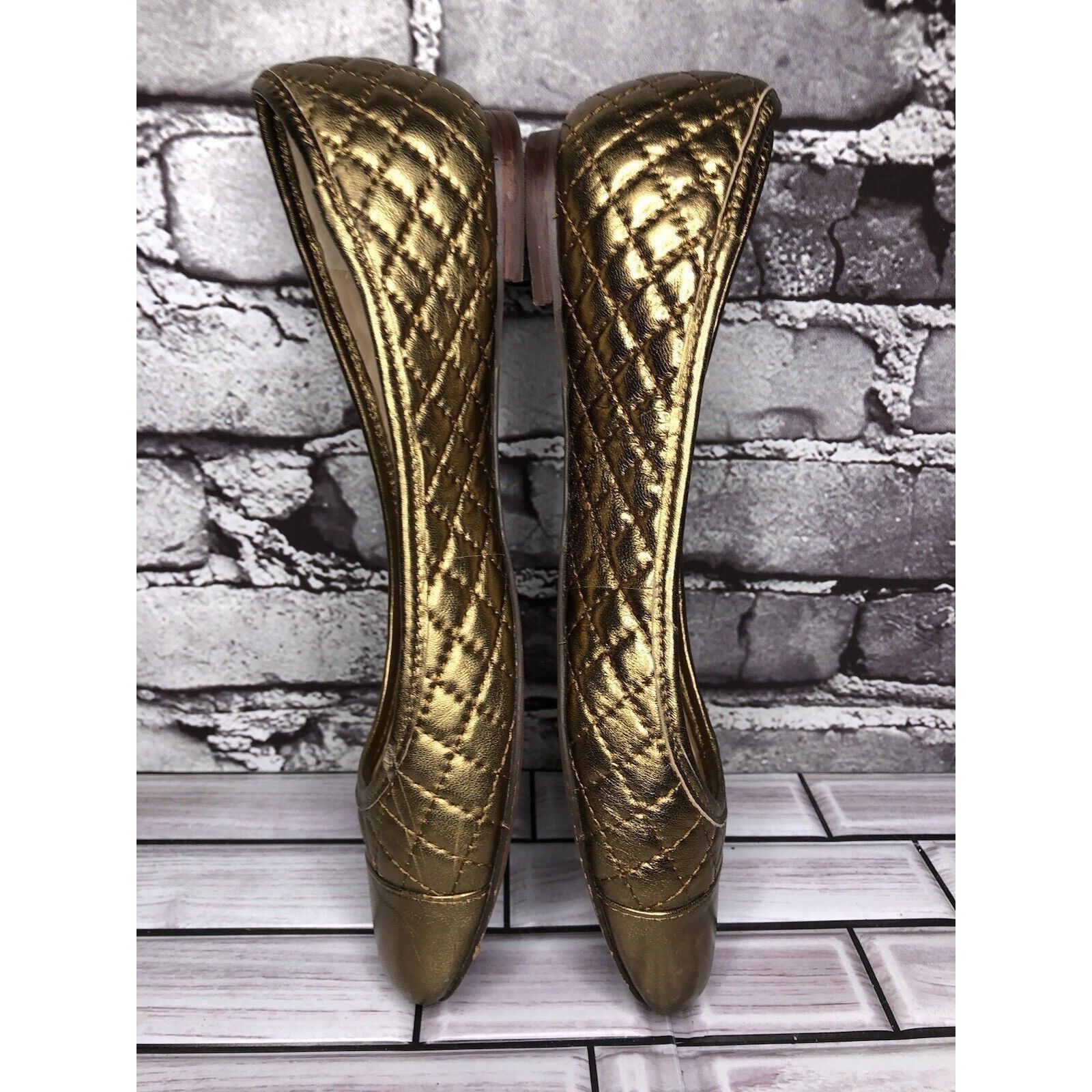 Vince Camuto Vince Camuto Metallic Gold Leather Quilted Ballet Flats Shoe Size US 9.5 / IT 39.5 - 9 Thumbnail