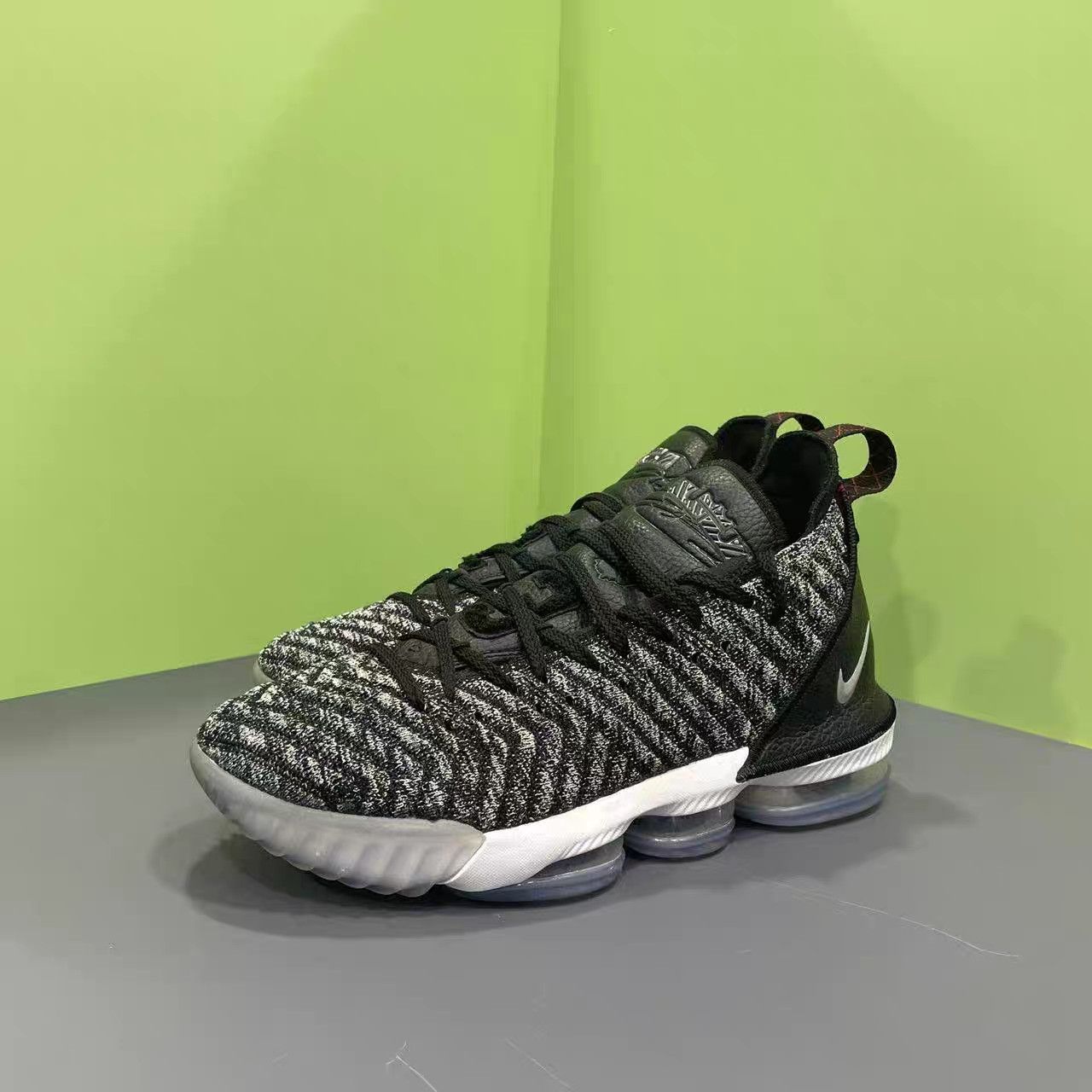 Nike Nike LeBron 16 Oreo Black & White Basketball Shoes K15 Size US 9.5 / EU 42-43 - 1 Thumbnail