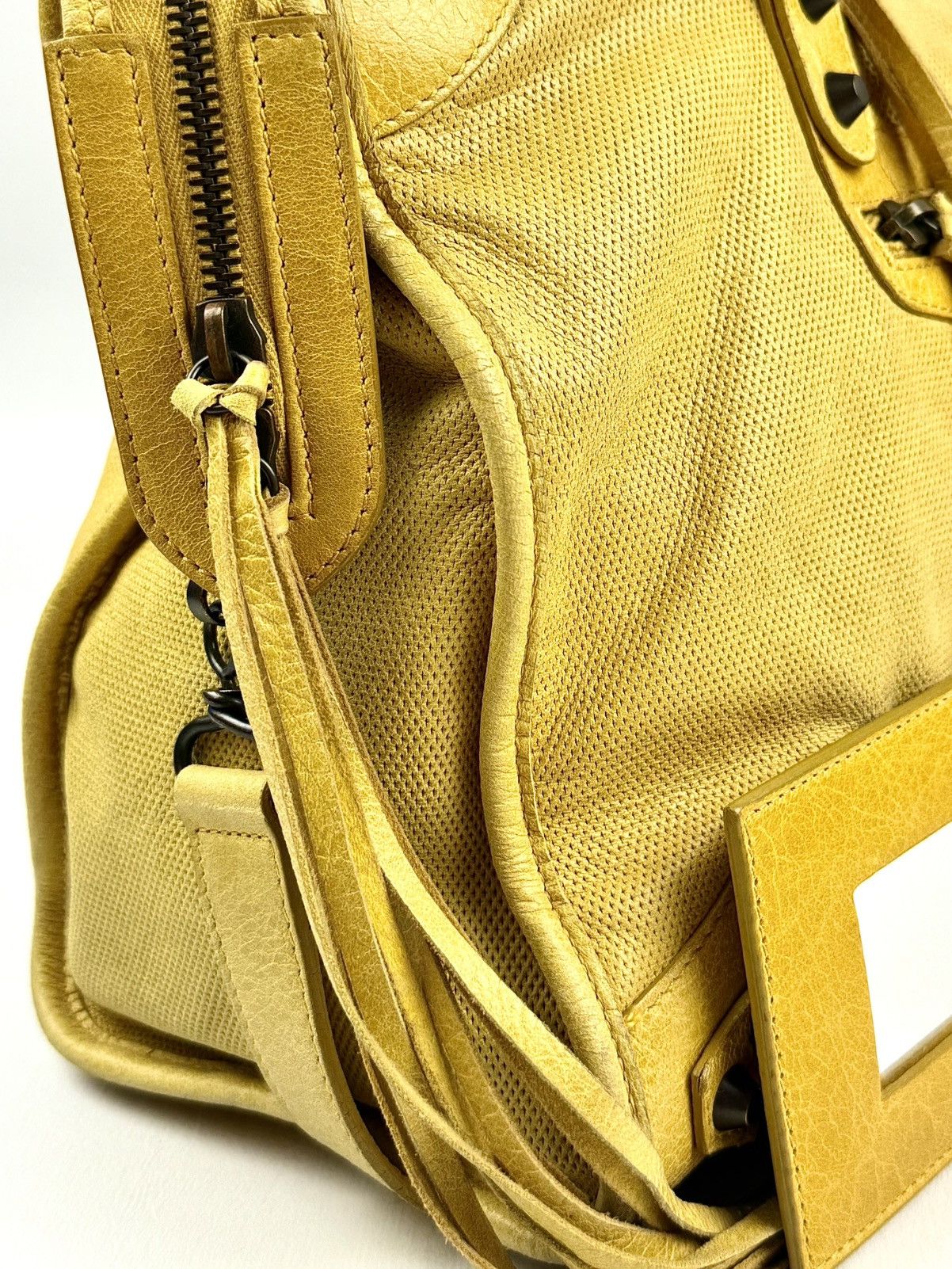 Balenciaga Balenciaga - Ghesquière - 2000’s - Lemon - Peforated - City Size ONE SIZE - 11 Thumbnail