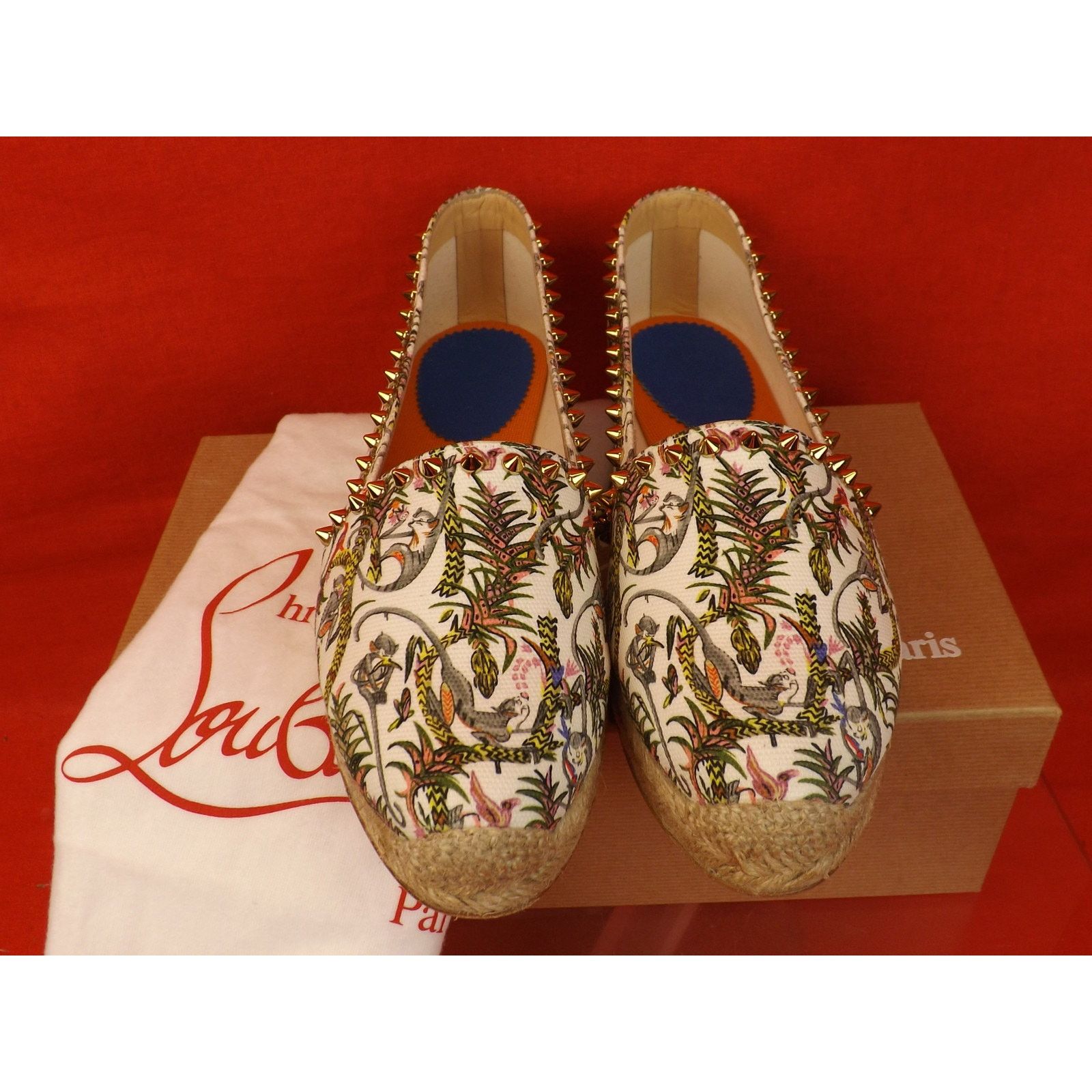 Christian Louboutin LOUBOUTIN IVORY ARES CANVAS GOLD STUDS ESPADRILLES FLATS 39 Size US 9 / IT 39 - 11 Thumbnail