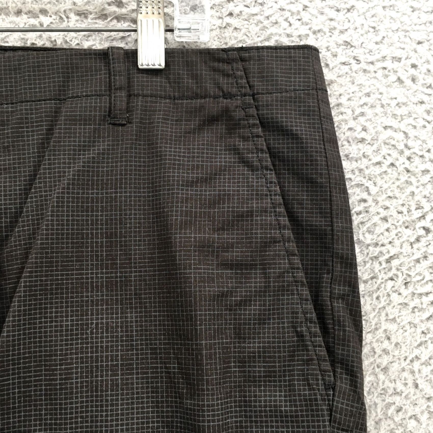 Calvin Klein Calvin Klein Slim Fit Chino Shorts Mens 38 Black Plaid Cotton Short Chino Flat Front Slit Pocket Breathable Casual Men Size US 38 / EU 54 - 5 Thumbnail
