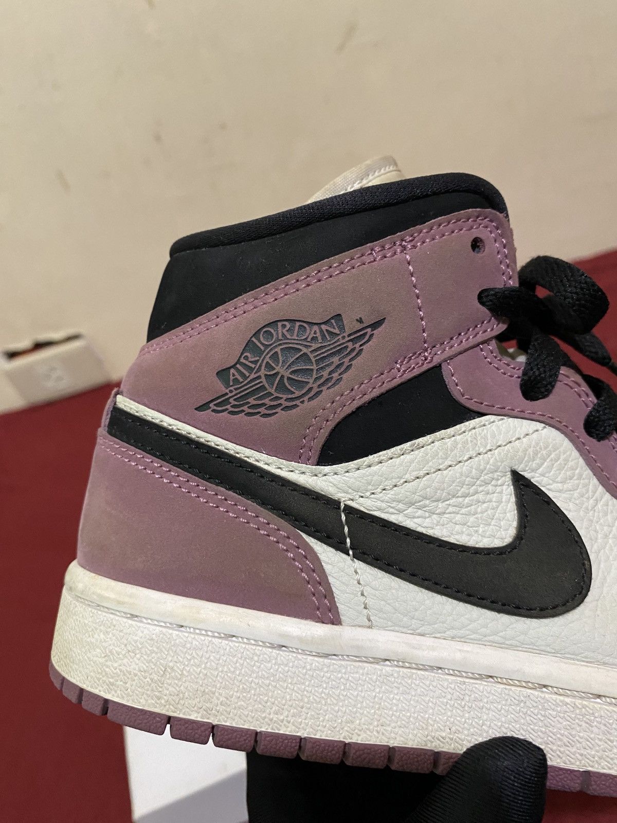 Air Jordan 1 Light Mulberry