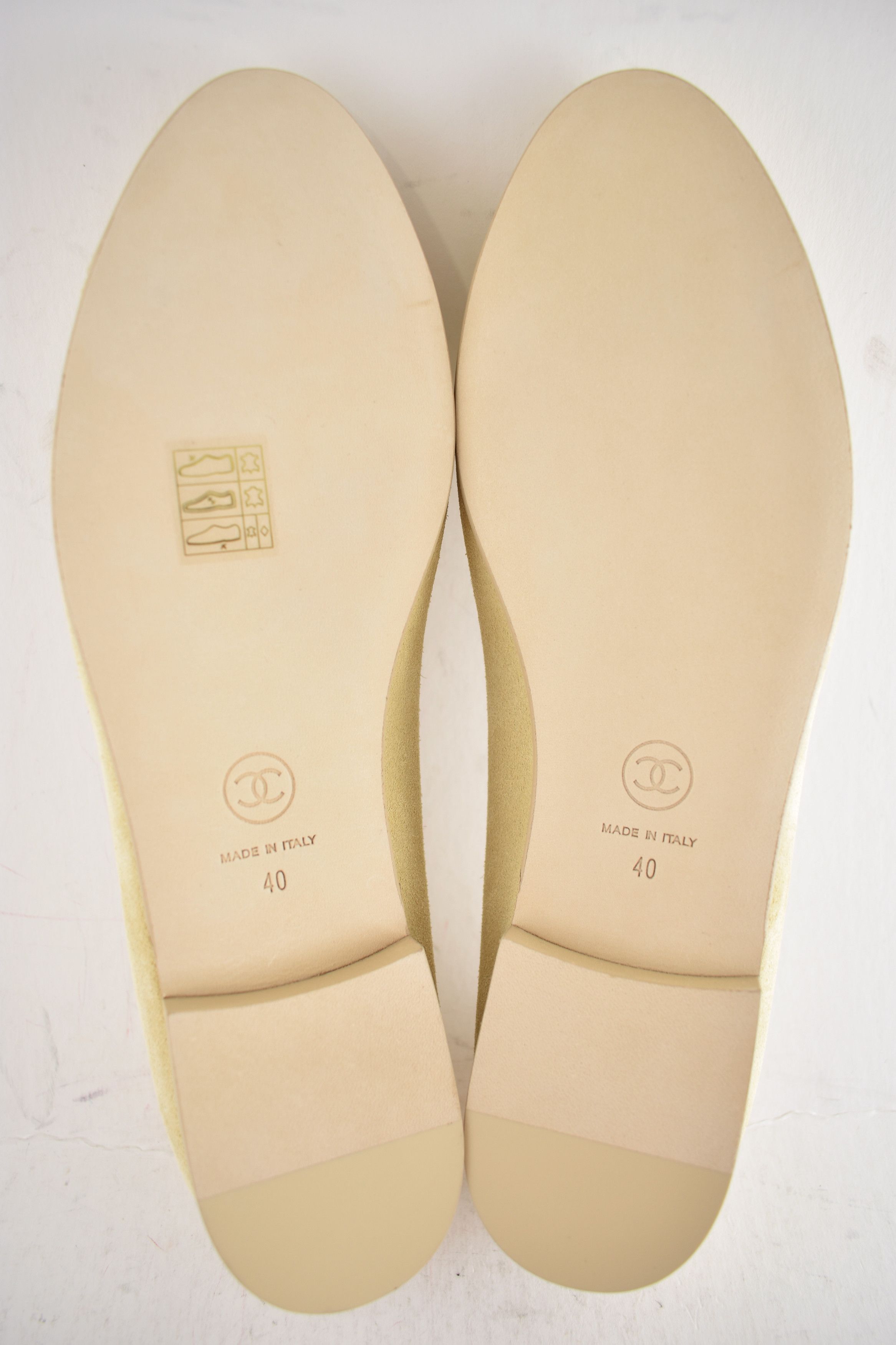 Chanel 26A Suede Patent CC Logo Bow Tie Ballet Ballerina Flat 40 Size US 10 / IT 40 - 18 Thumbnail
